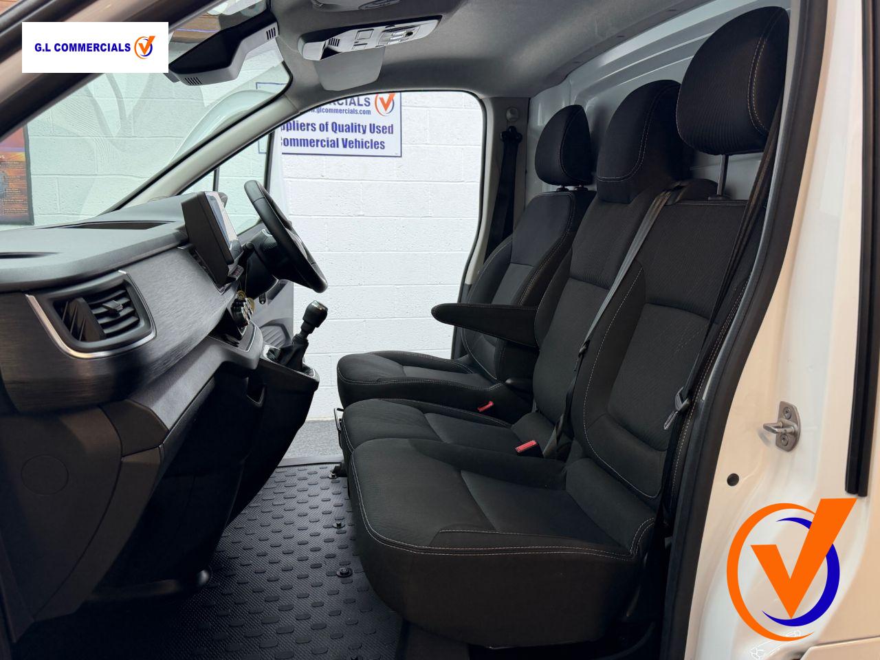 Renault Trafic 2.0 dCi Blue LL30 Sport Panel Van 5dr Diesel Manual L2 H1 Euro 6 (s/s) (150 ps)