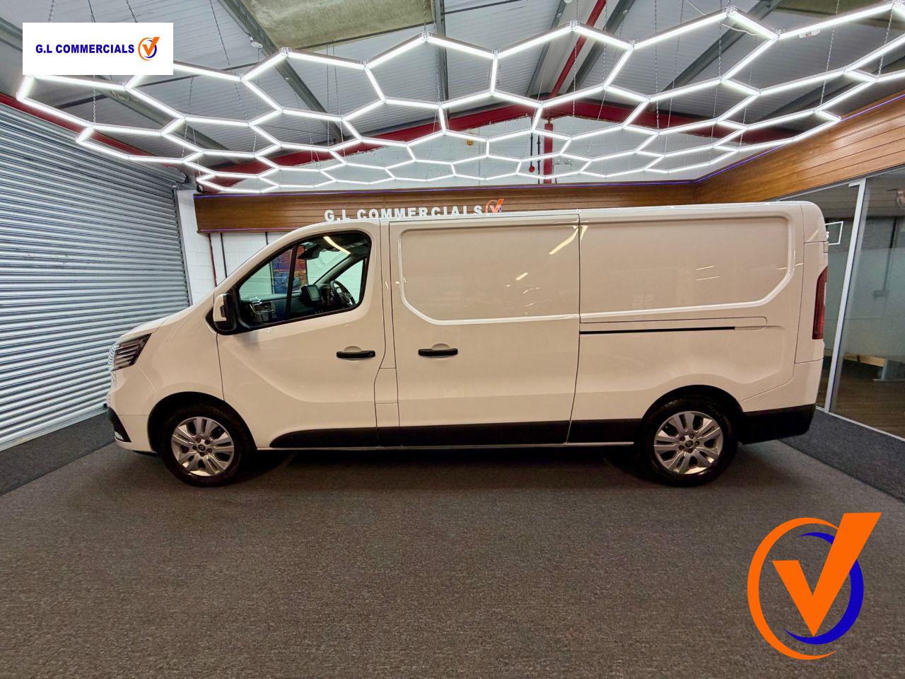 Renault Trafic 2.0 dCi Blue LL30 Sport Panel Van 5dr Diesel Manual L2 H1 Euro 6 (s/s) (150 ps)