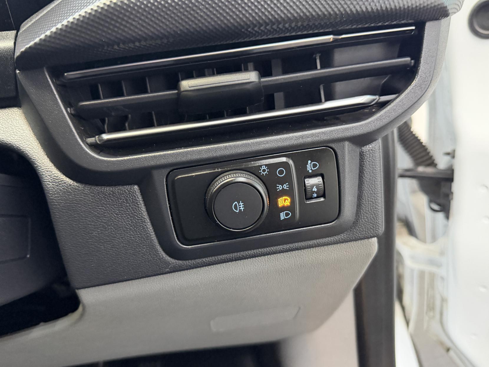 2024 Ford Transit Custom 2.0 300 EcoBlue Limited Panel Van 5dr Diesel Manual L1 H1 Euro 6 (s/s) (136 ps) - Thumbnail 11
