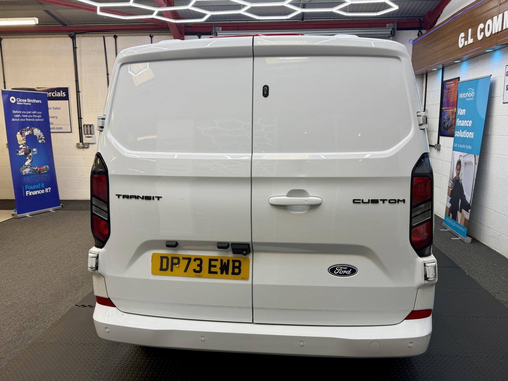 2024 Ford Transit Custom 2.0 300 EcoBlue Limited Panel Van 5dr Diesel Manual L1 H1 Euro 6 (s/s) (136 ps) - Thumbnail 6