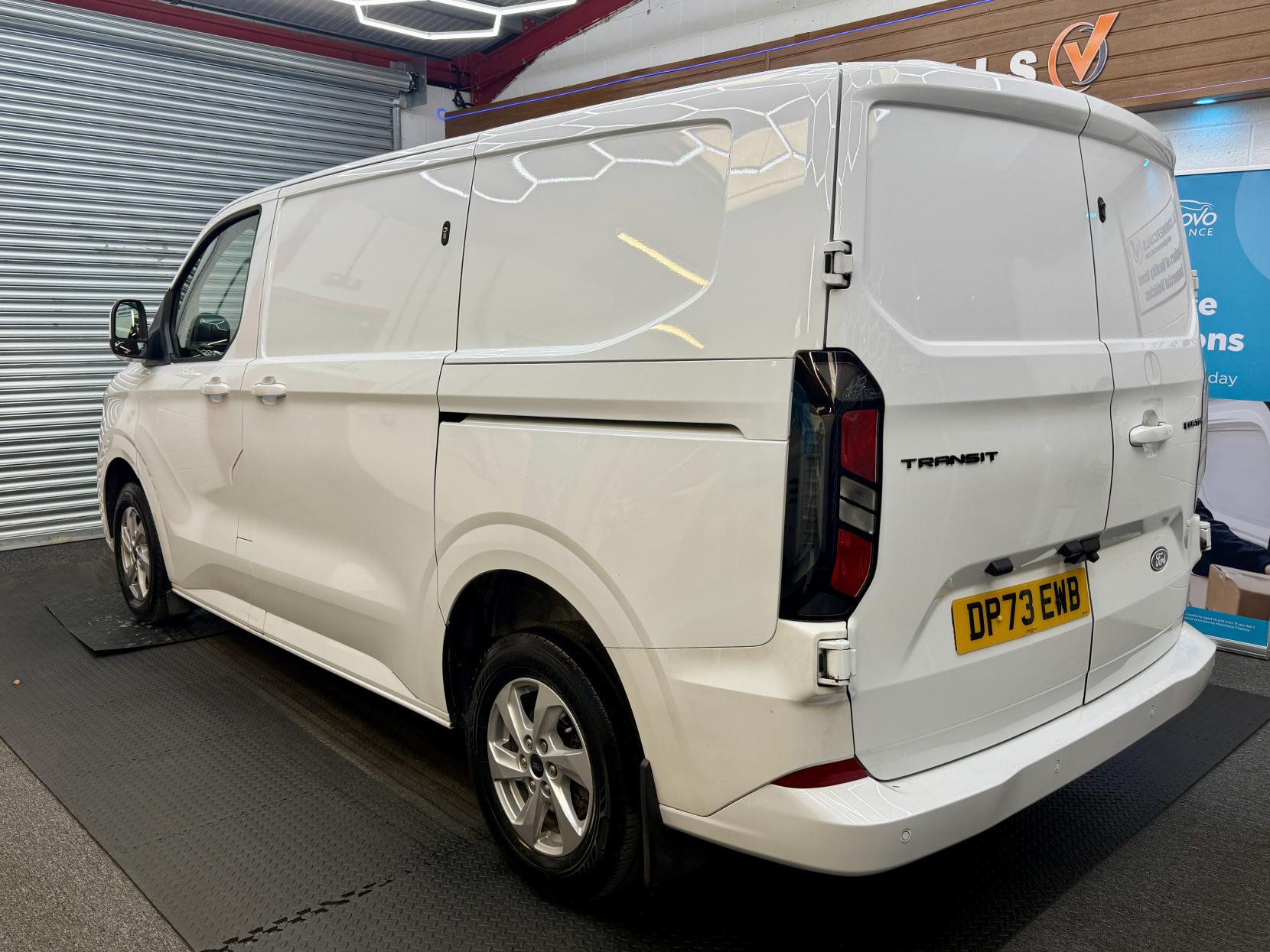 2024 Ford Transit Custom 2.0 300 EcoBlue Limited Panel Van 5dr Diesel Manual L1 H1 Euro 6 (s/s) (136 ps) - Thumbnail 4