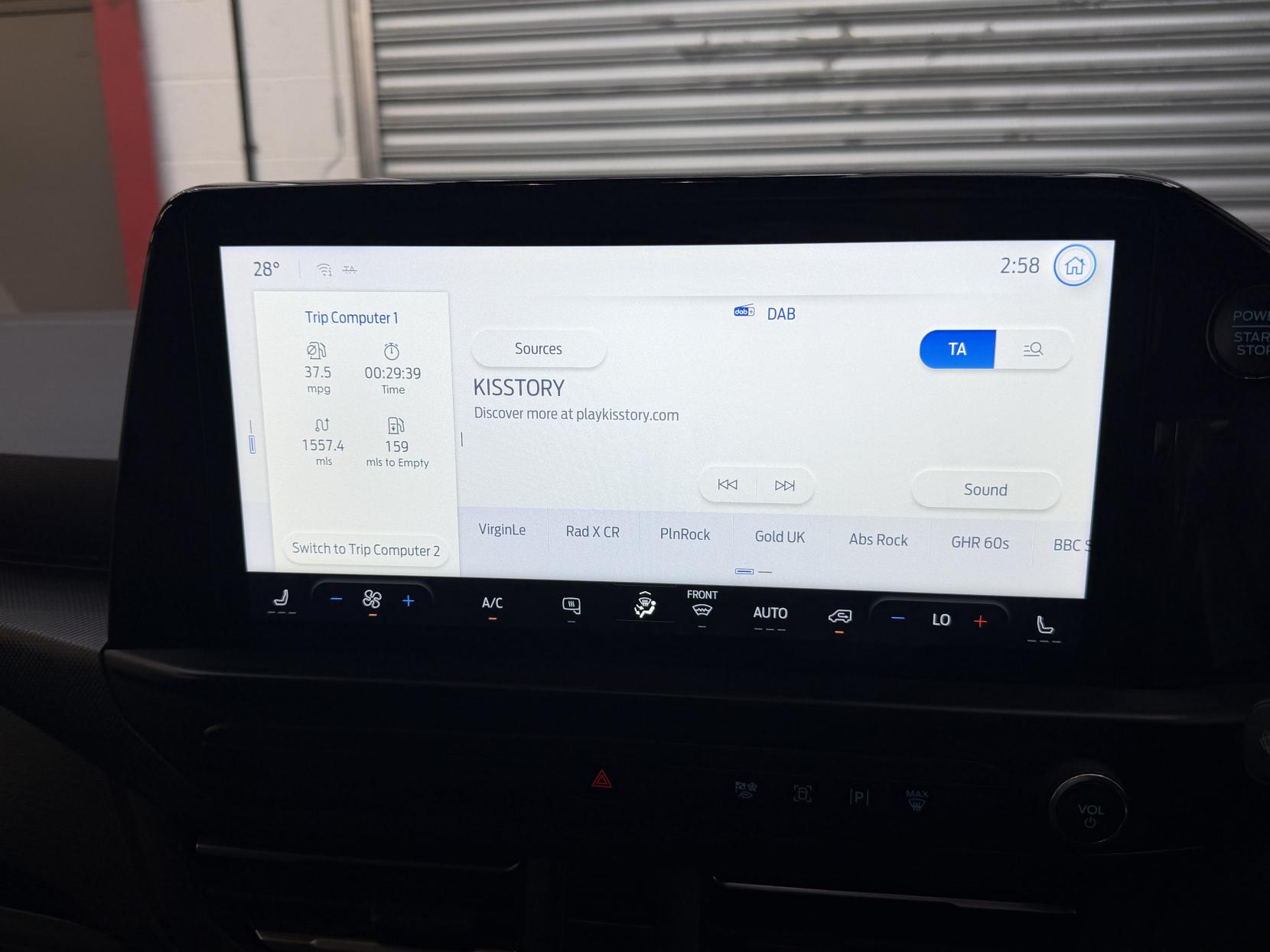 2024 Ford Transit Custom 2.0 300 EcoBlue Limited Panel Van 5dr Diesel Manual L1 H1 Euro 6 (s/s) (136 ps) - Thumbnail 21
