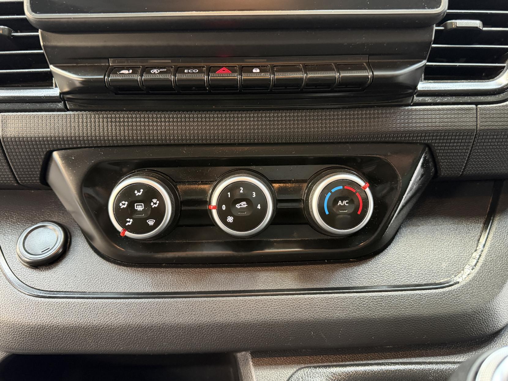 2023 Renault Trafic 2.0 dCi Blue LL30 Business+ Panel Van 5dr Diesel Manual L2 H1 Euro 6 (s/s) (130 ps) - Thumbnail 12