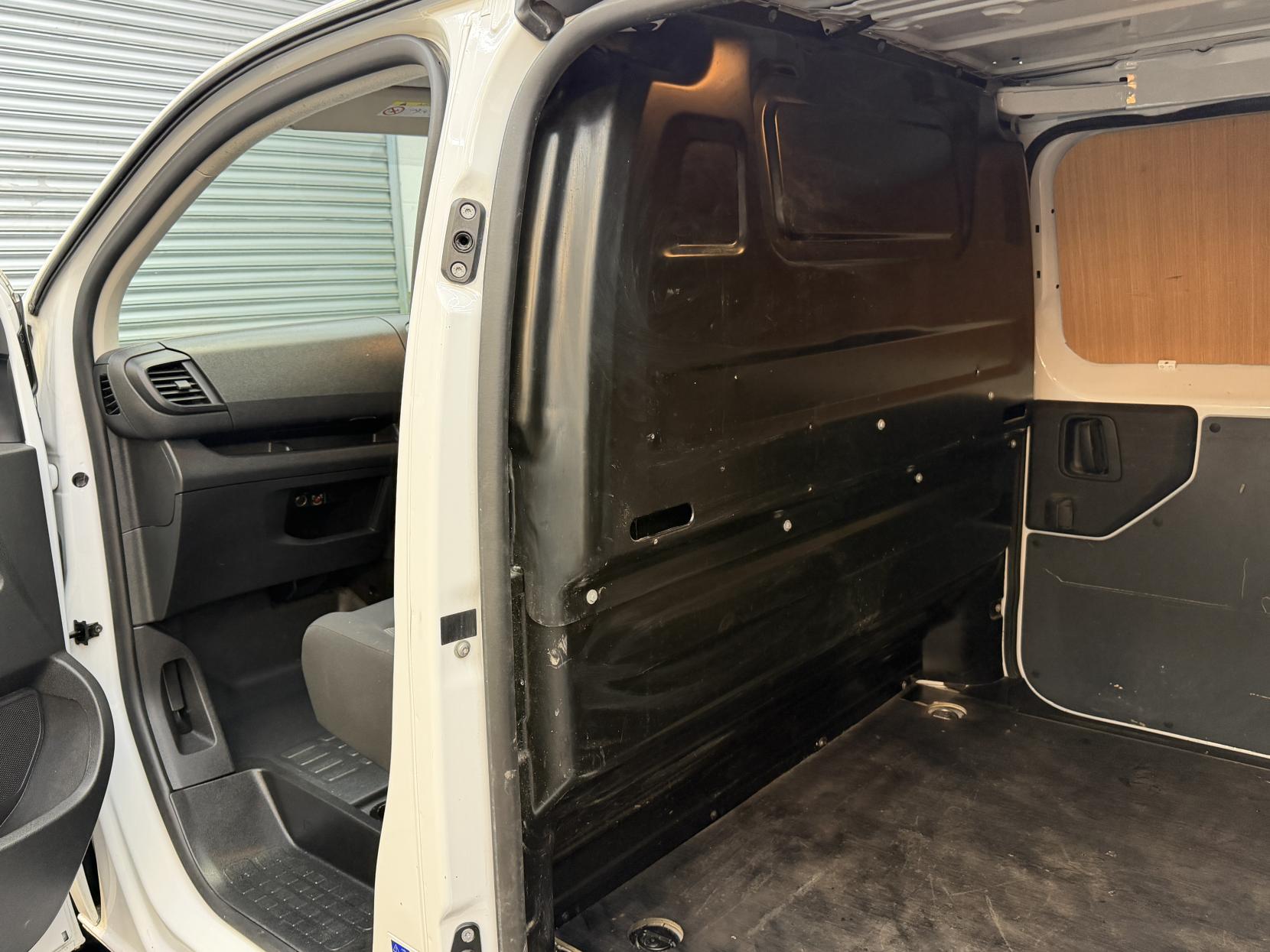 2023 Vauxhall Vivaro 1.5 Turbo D 2900 Prime Panel Van 6dr Diesel Manual L1 H1 Euro 6 (s/s) (100 ps) - Thumbnail 18