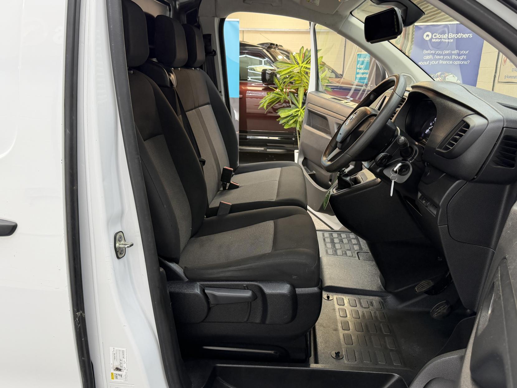 2023 Vauxhall Vivaro 1.5 Turbo D 2900 Prime Panel Van 6dr Diesel Manual L1 H1 Euro 6 (s/s) (100 ps) - Thumbnail 8