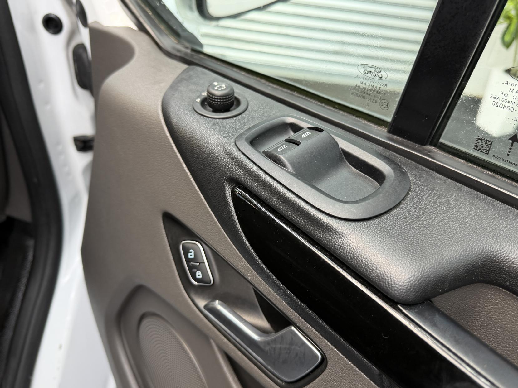 Ford Transit Custom 2.0 300 EcoBlue Limited Panel Van 5dr Diesel Manual L2 H1 Euro 6 (s/s) (130 ps)