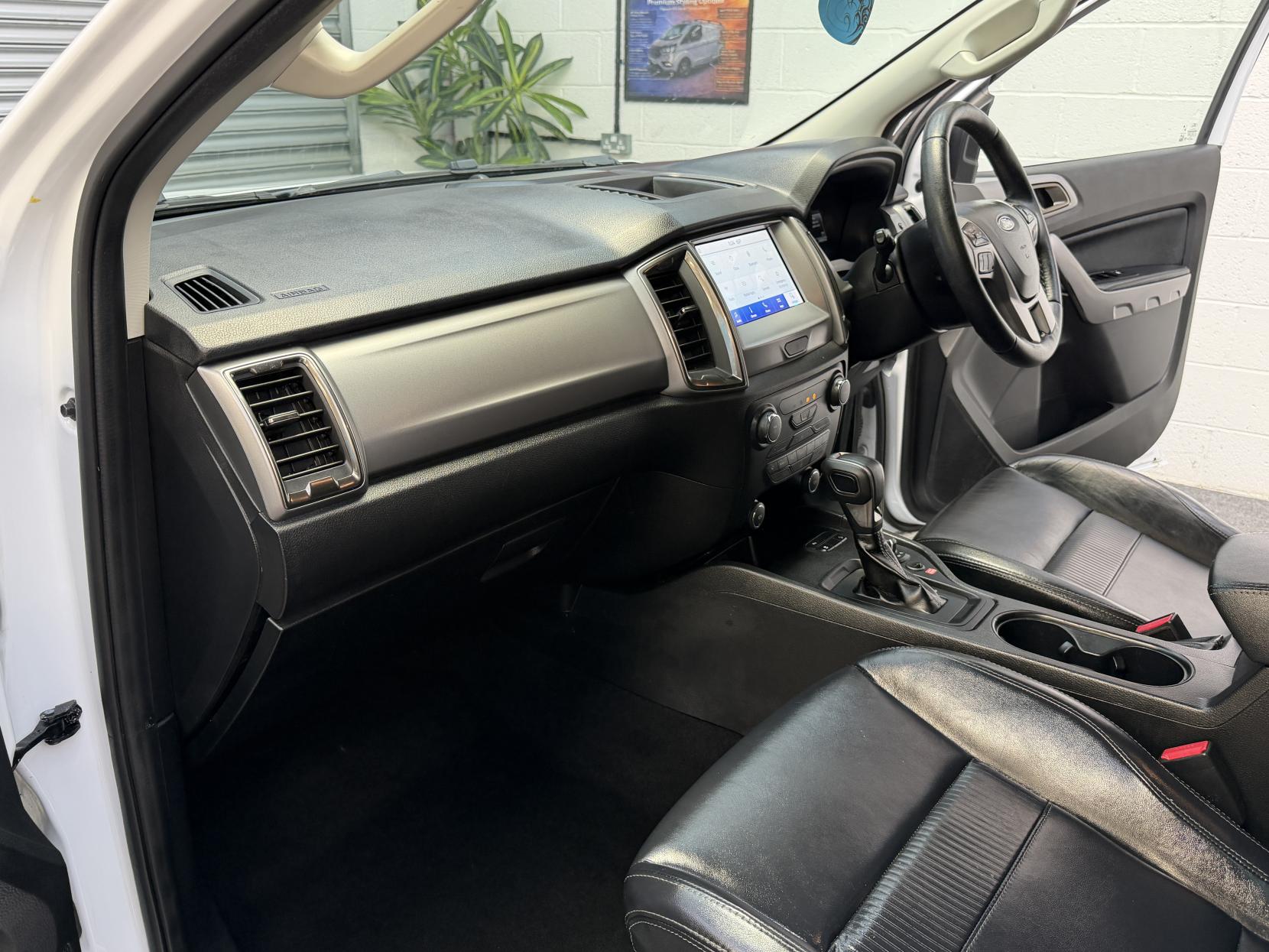 2023 Ford Ranger 2.0 EcoBlue Limited Pickup Double Cab 4dr Diesel Auto 4WD Euro 6 (s/s) (213 ps) - Thumbnail 19