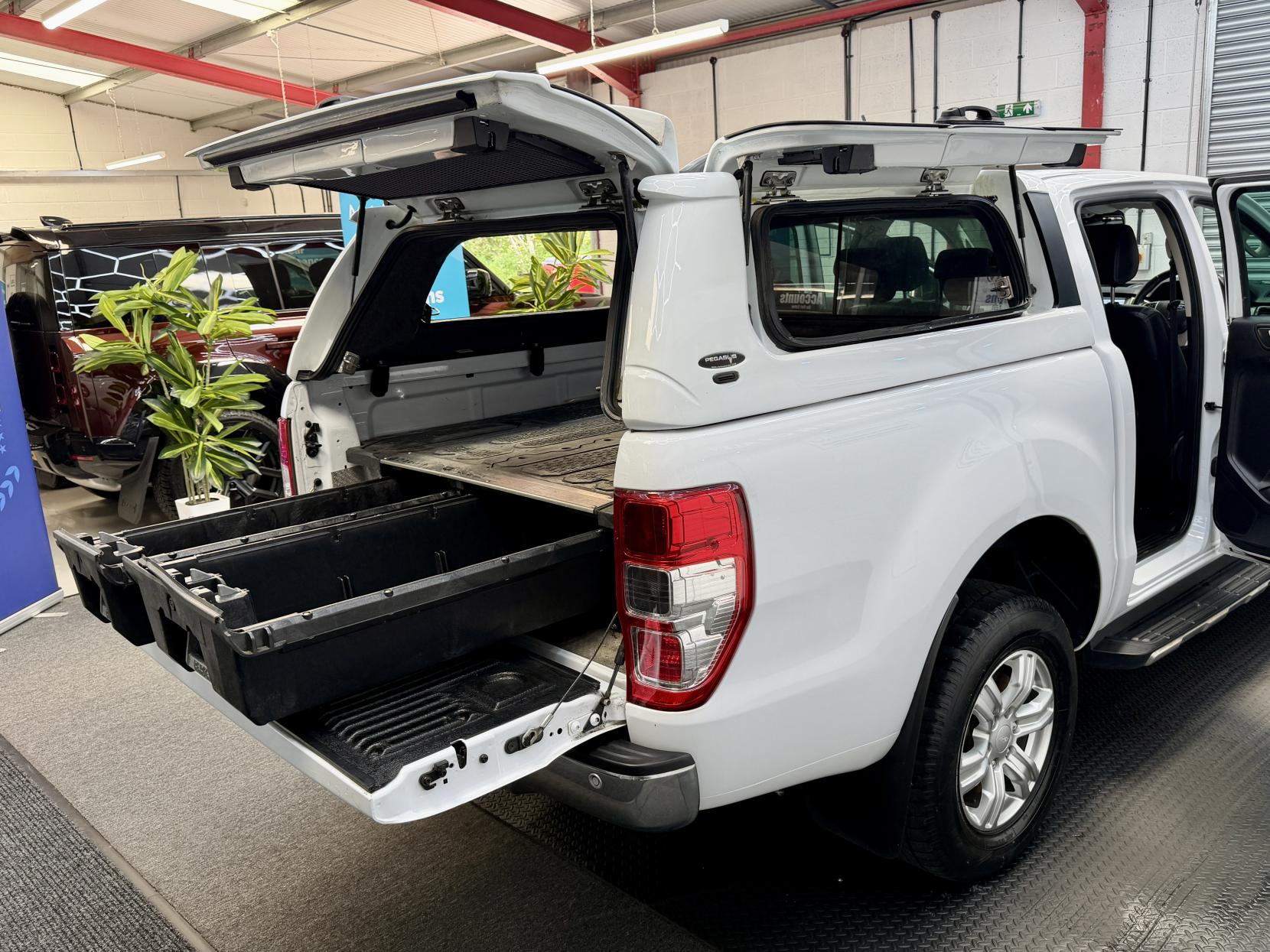 2023 Ford Ranger 2.0 EcoBlue Limited Pickup Double Cab 4dr Diesel Auto 4WD Euro 6 (s/s) (213 ps) - Thumbnail 6