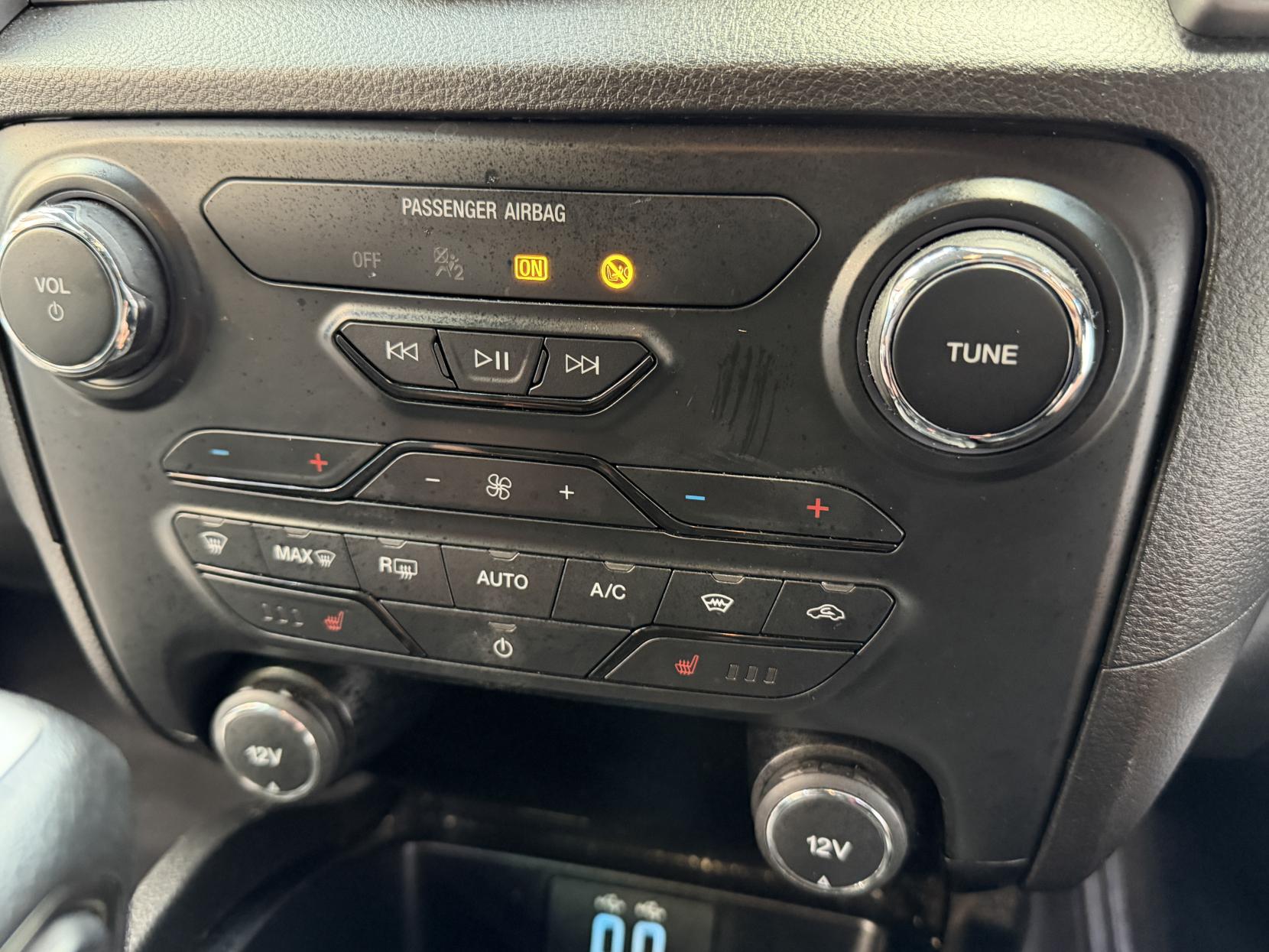 2023 Ford Ranger 2.0 EcoBlue Limited Pickup Double Cab 4dr Diesel Auto 4WD Euro 6 (s/s) (213 ps) - Thumbnail 17