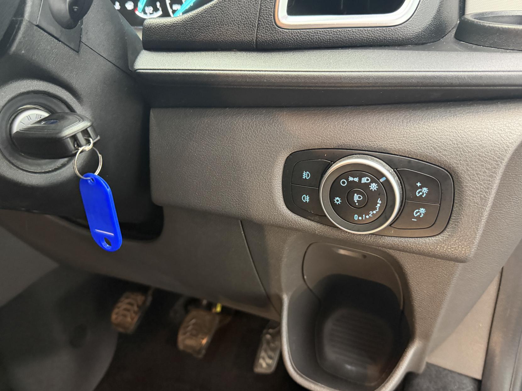 2021 Ford Transit Custom 2.0 320 EcoBlue Limited Crew Van Double Cab 5dr Diesel Manual L2 H1 Euro 6 (s/s) (6 Seat) (130 ps) - Thumbnail 25