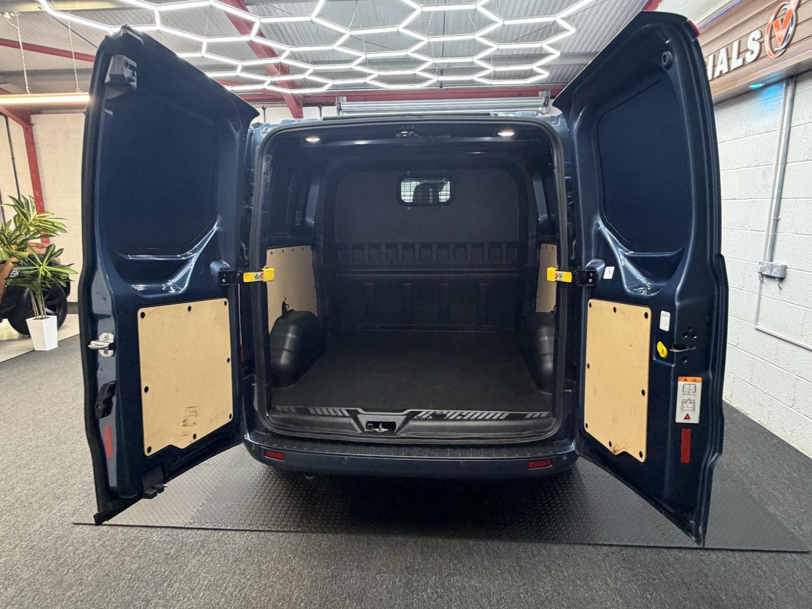 2021 Ford Transit Custom 2.0 320 EcoBlue Limited Crew Van Double Cab 5dr Diesel Manual L2 H1 Euro 6 (s/s) (6 Seat) (130 ps) - Thumbnail 6