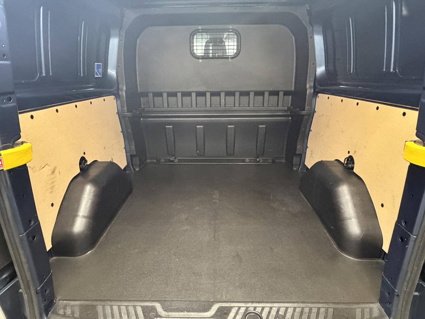 2021 Ford Transit Custom 2.0 320 EcoBlue Limited Crew Van Double Cab 5dr Diesel Manual L2 H1 Euro 6 (s/s) (6 Seat) (130 ps) - Thumbnail 23