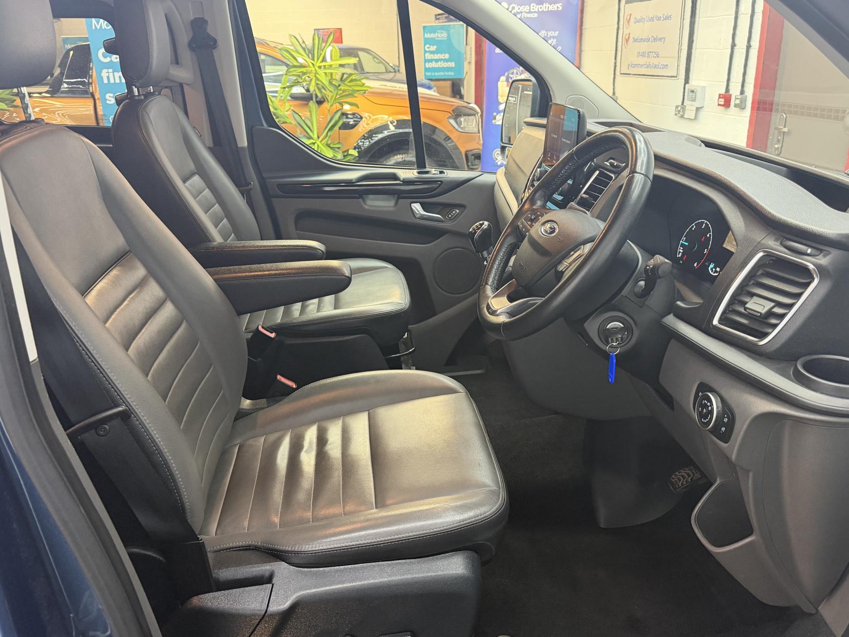 2021 Ford Transit Custom 2.0 320 EcoBlue Limited Crew Van Double Cab 5dr Diesel Manual L2 H1 Euro 6 (s/s) (6 Seat) (130 ps) - Thumbnail 27