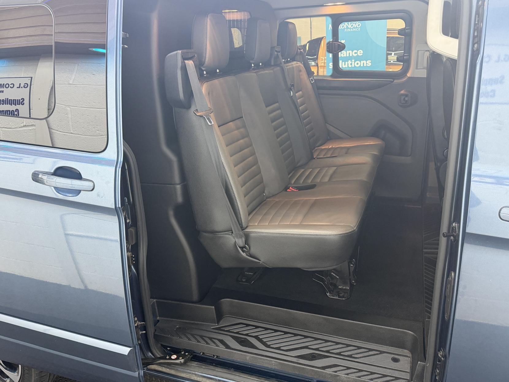 2021 Ford Transit Custom 2.0 320 EcoBlue Limited Crew Van Double Cab 5dr Diesel Manual L2 H1 Euro 6 (s/s) (6 Seat) (130 ps) - Thumbnail 24