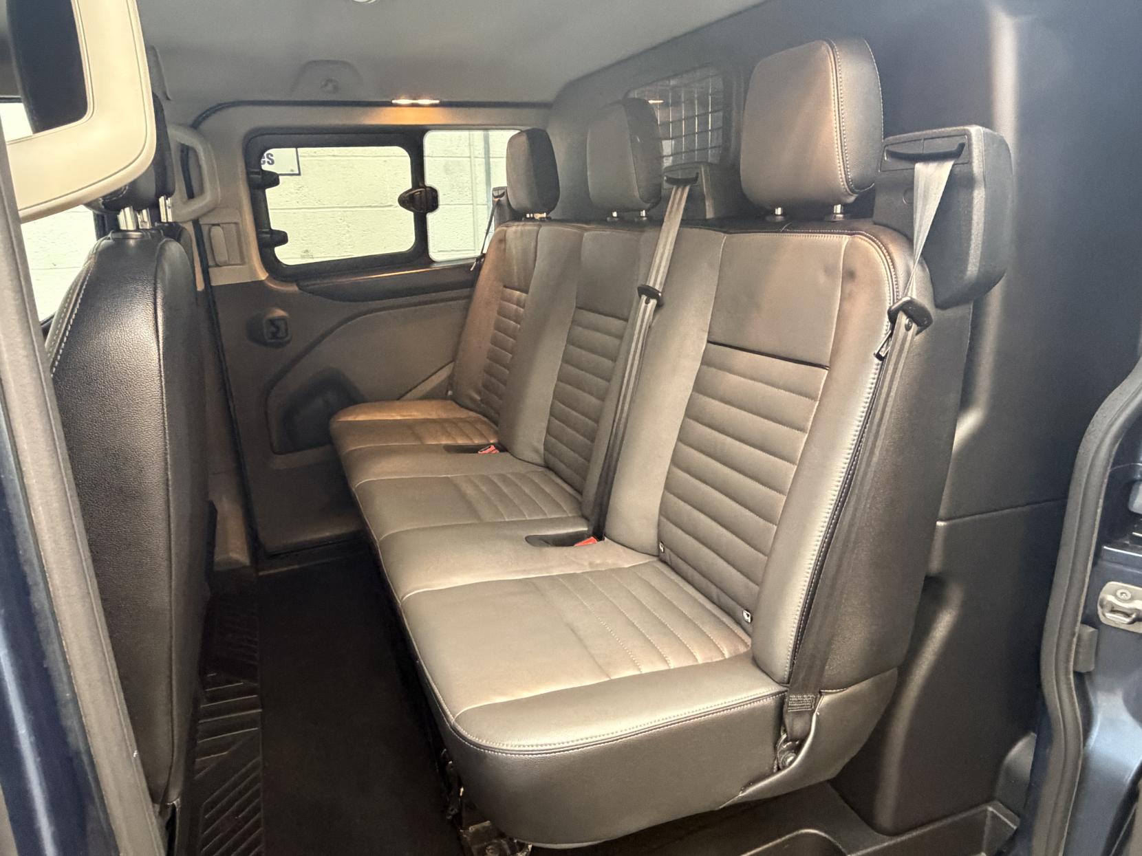 2021 Ford Transit Custom 2.0 320 EcoBlue Limited Crew Van Double Cab 5dr Diesel Manual L2 H1 Euro 6 (s/s) (6 Seat) (130 ps) - Thumbnail 19