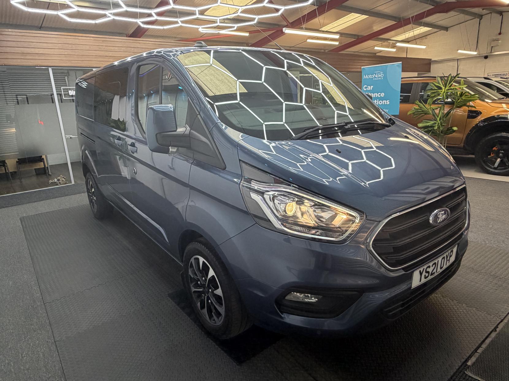 2021 Ford Transit Custom 2.0 320 EcoBlue Limited Crew Van Double Cab 5dr Diesel Manual L2 H1 Euro 6 (s/s) (6 Seat) (130 ps) - Thumbnail 2