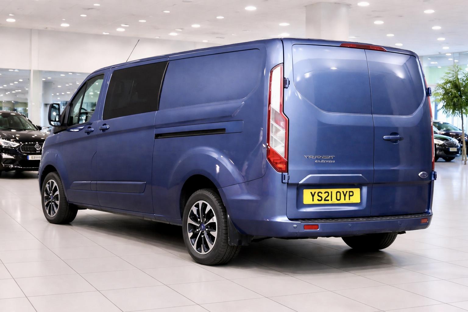 Ford Transit Custom 2.0 320 EcoBlue Limited Crew Van Double Cab 5dr Diesel Manual L2 H1 Euro 6 (s/s) (6 Seat) (130 ps)