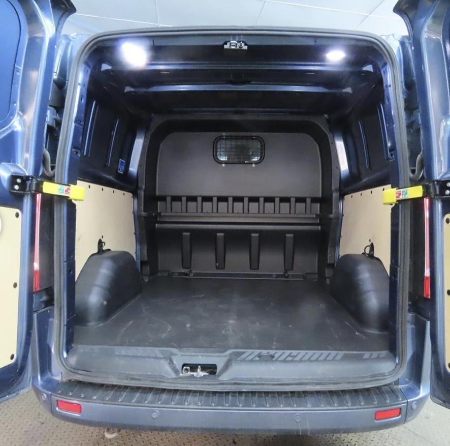 Ford Transit Custom 2.0 320 EcoBlue Limited Crew Van Double Cab 5dr Diesel Manual L2 H1 Euro 6 (s/s) (6 Seat) (130 ps)