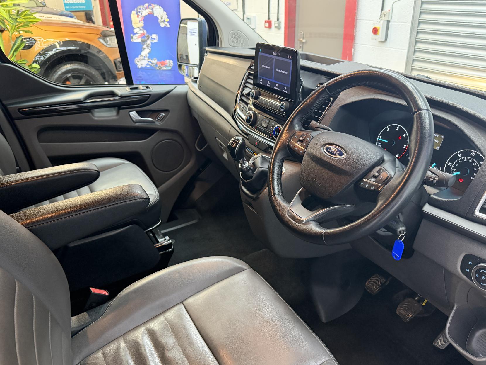 2021 Ford Transit Custom 2.0 320 EcoBlue Limited Crew Van Double Cab 5dr Diesel Manual L2 H1 Euro 6 (s/s) (6 Seat) (130 ps) - Thumbnail 10