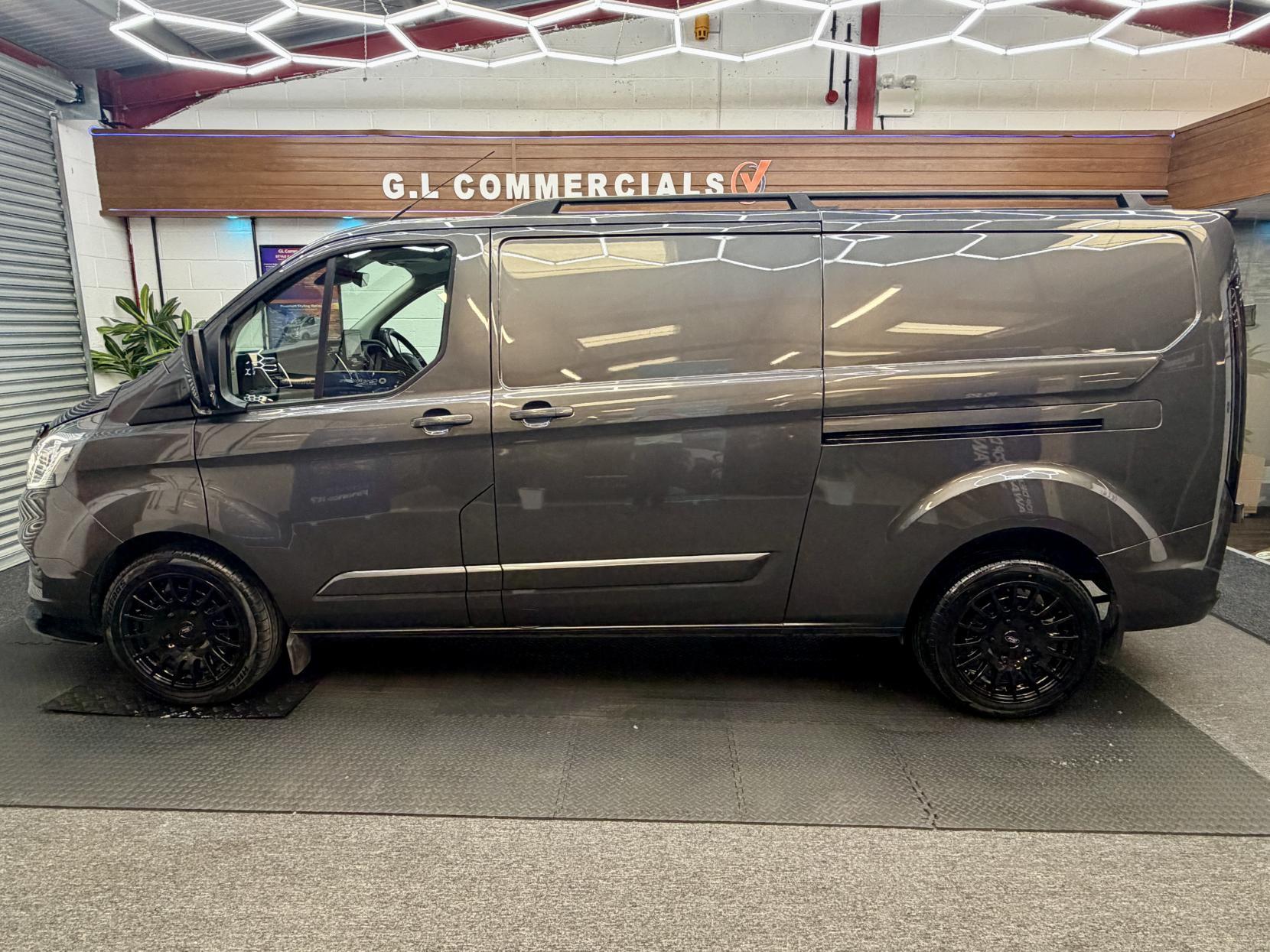 2022 Ford Transit Custom 2.0 300 EcoBlue Limited Panel Van 5dr Diesel Auto L2 H1 Euro 6 (130 ps)