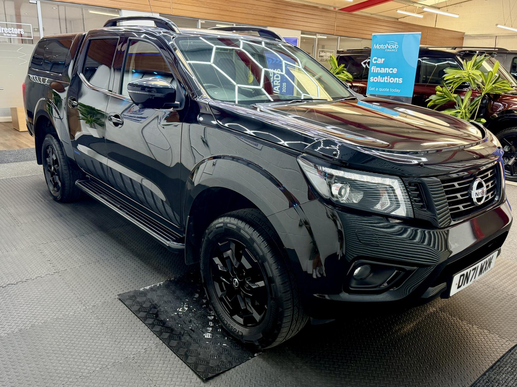 2021 Nissan Navara 2.3 dCi N-Guard Pickup Double Cab 4dr Diesel Auto 4WD Euro 6 (190 ps) - Thumbnail 4