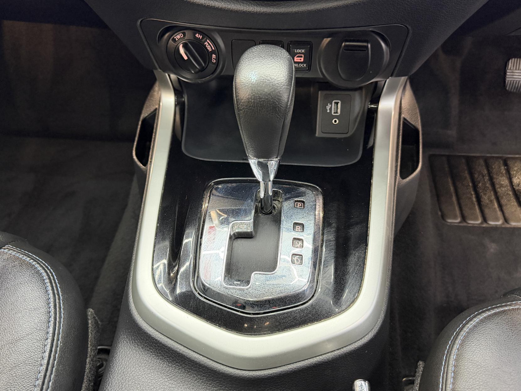 2021 Nissan Navara 2.3 dCi N-Guard Pickup Double Cab 4dr Diesel Auto 4WD Euro 6 (190 ps) - Thumbnail 4