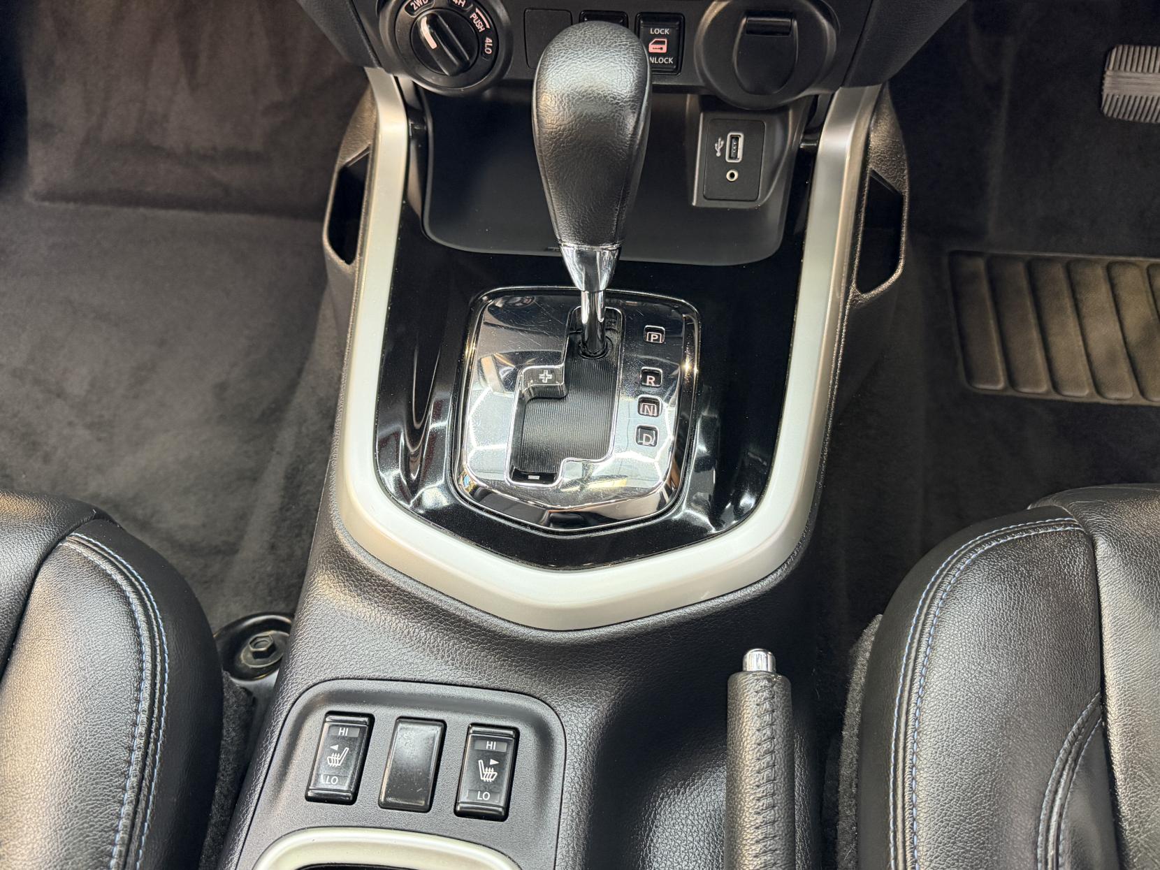 2021 Nissan Navara 2.3 dCi N-Guard Pickup Double Cab 4dr Diesel Auto 4WD Euro 6 (190 ps) - Thumbnail 20