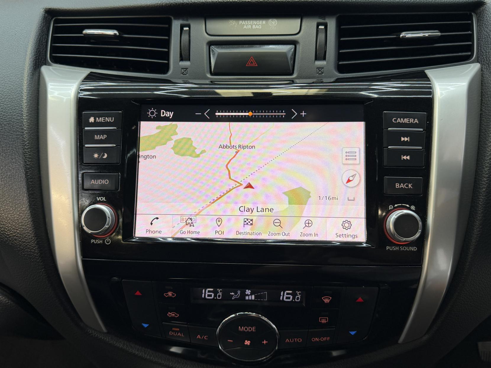 2021 Nissan Navara 2.3 dCi N-Guard Pickup Double Cab 4dr Diesel Auto 4WD Euro 6 (190 ps) - Thumbnail 17