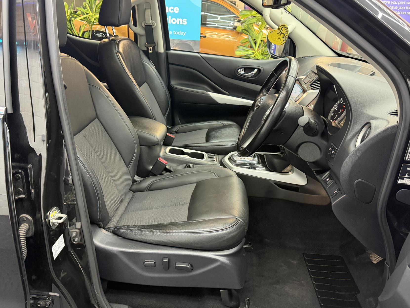 2021 Nissan Navara 2.3 dCi N-Guard Pickup Double Cab 4dr Diesel Auto 4WD Euro 6 (190 ps) - Thumbnail 3