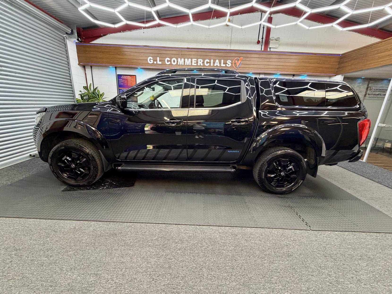 2021 Nissan Navara 2.3 dCi N-Guard Pickup Double Cab 4dr Diesel Auto 4WD Euro 6 (190 ps) - Thumbnail 2