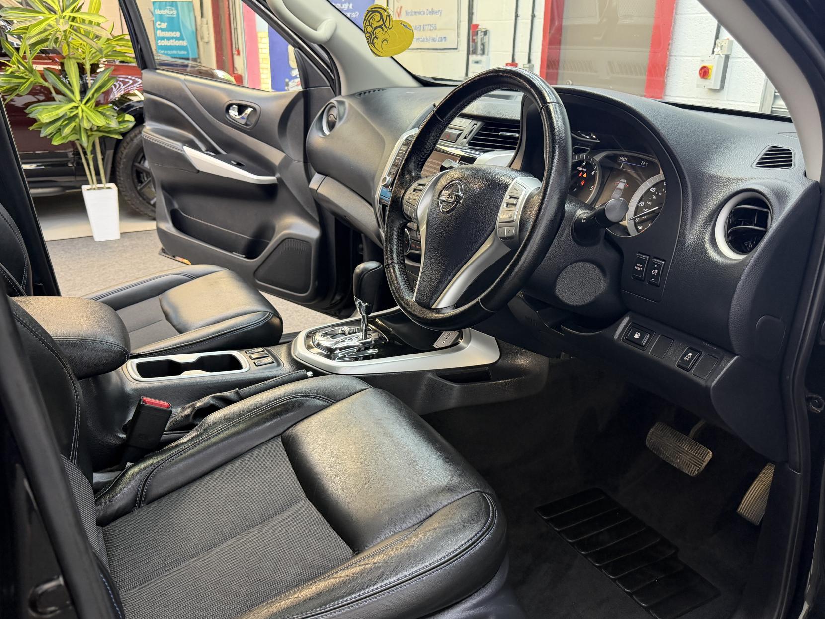 2021 Nissan Navara 2.3 dCi N-Guard Pickup Double Cab 4dr Diesel Auto 4WD Euro 6 (190 ps) - Thumbnail 21