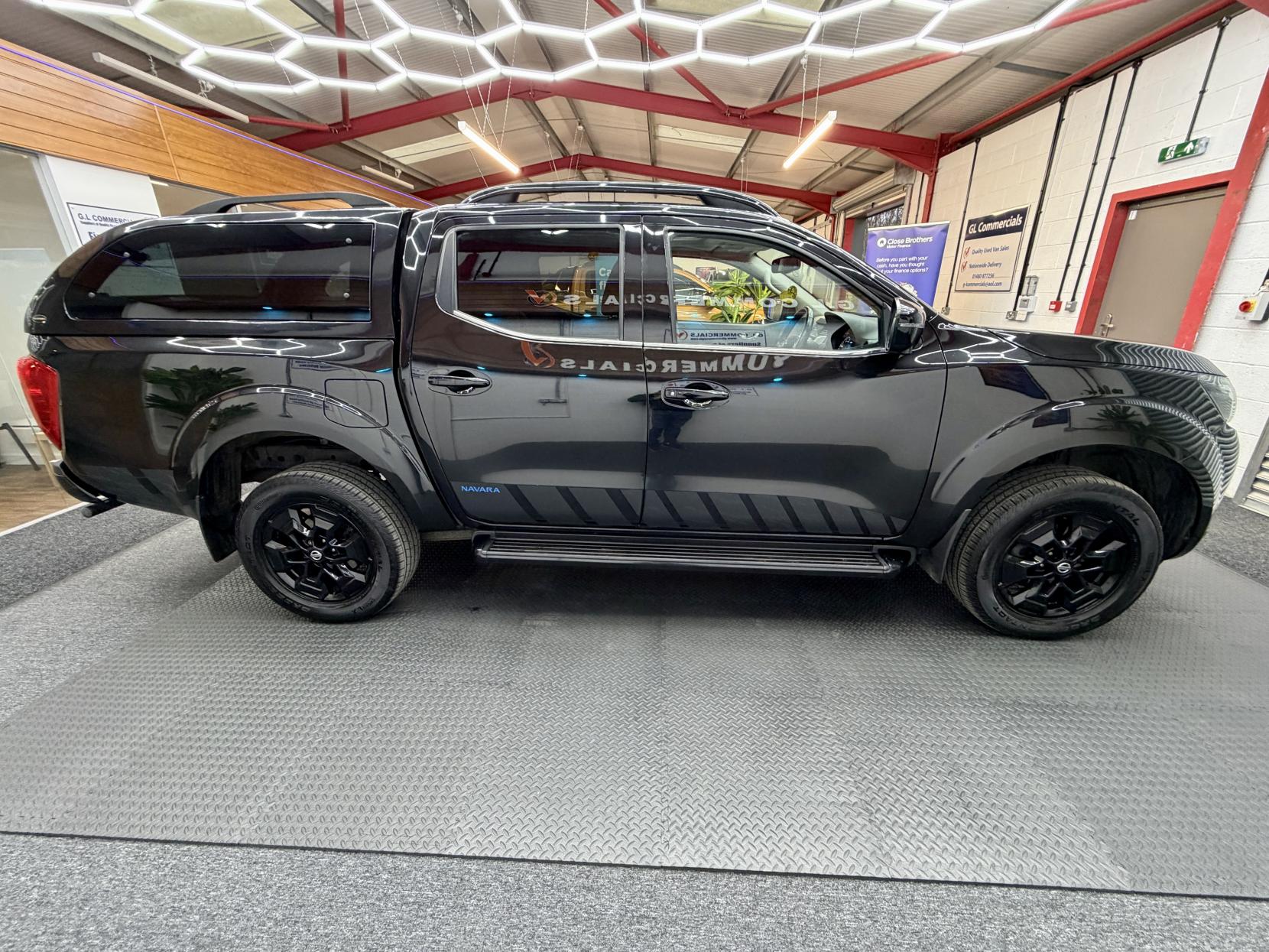 2021 Nissan Navara 2.3 dCi N-Guard Pickup Double Cab 4dr Diesel Auto 4WD Euro 6 (190 ps) - Thumbnail 2