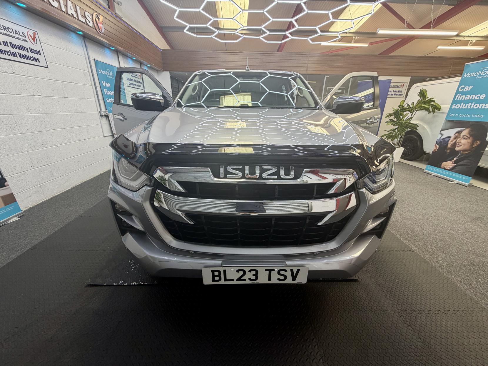 2023 Isuzu D-Max 1.9 TD DL40 Pickup Double Cab 4dr Diesel Auto 4WD Euro 6 (s/s) (164 ps) - Thumbnail 3