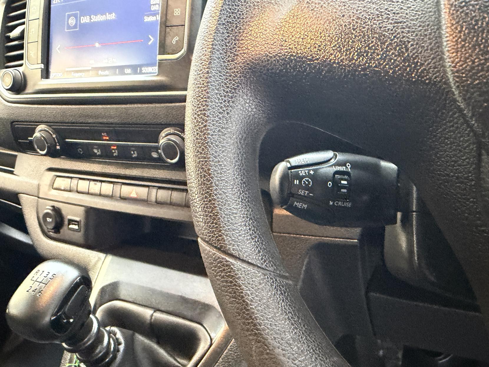 2023 Vauxhall Vivaro 1.5 Turbo D 2900 Pro Panel Van 6dr Diesel Manual L1 H1 Euro 6 (s/s) (100 ps) - Thumbnail 19