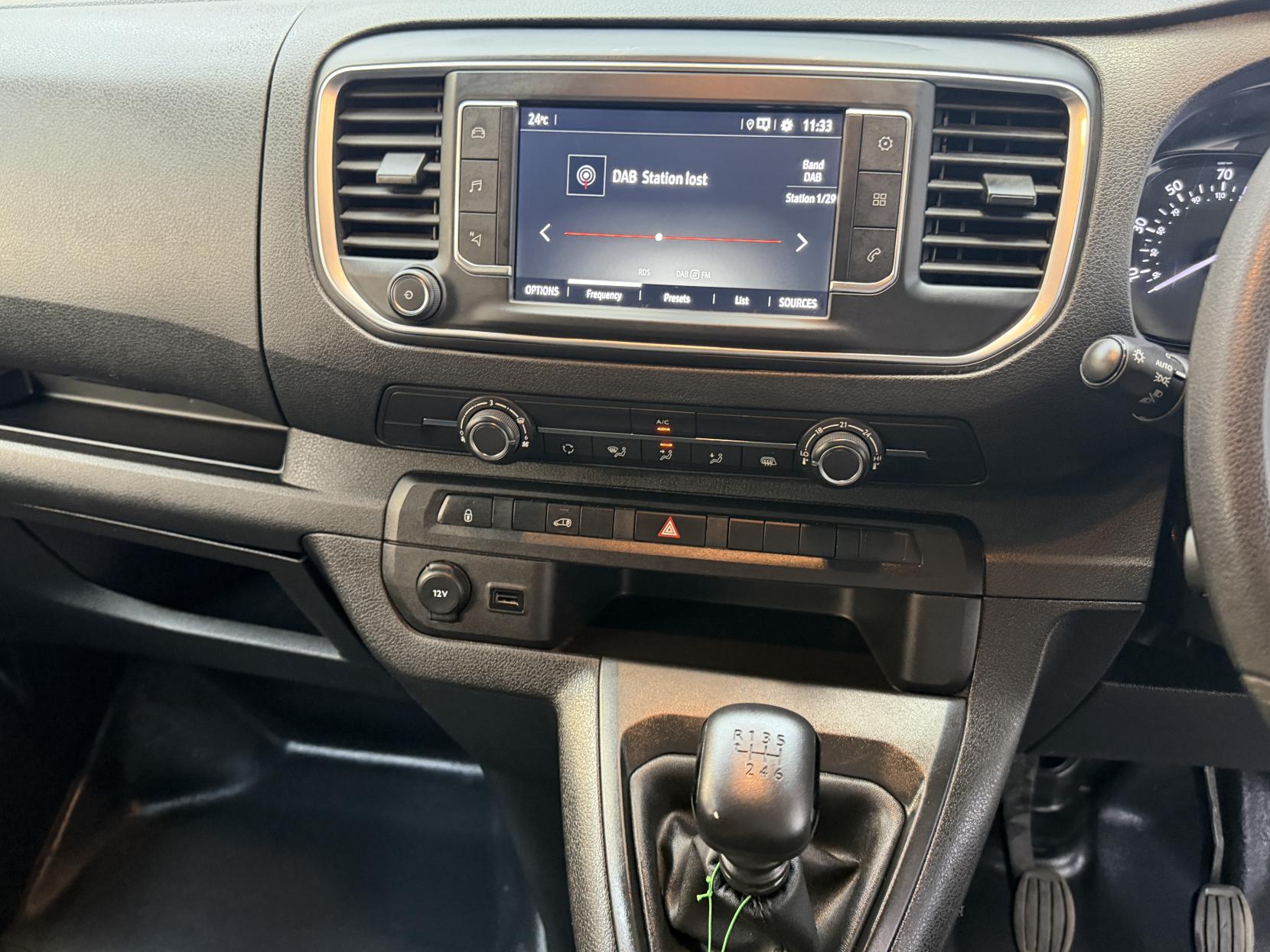 2023 Vauxhall Vivaro 1.5 Turbo D 2900 Pro Panel Van 6dr Diesel Manual L1 H1 Euro 6 (s/s) (100 ps) - Thumbnail 21