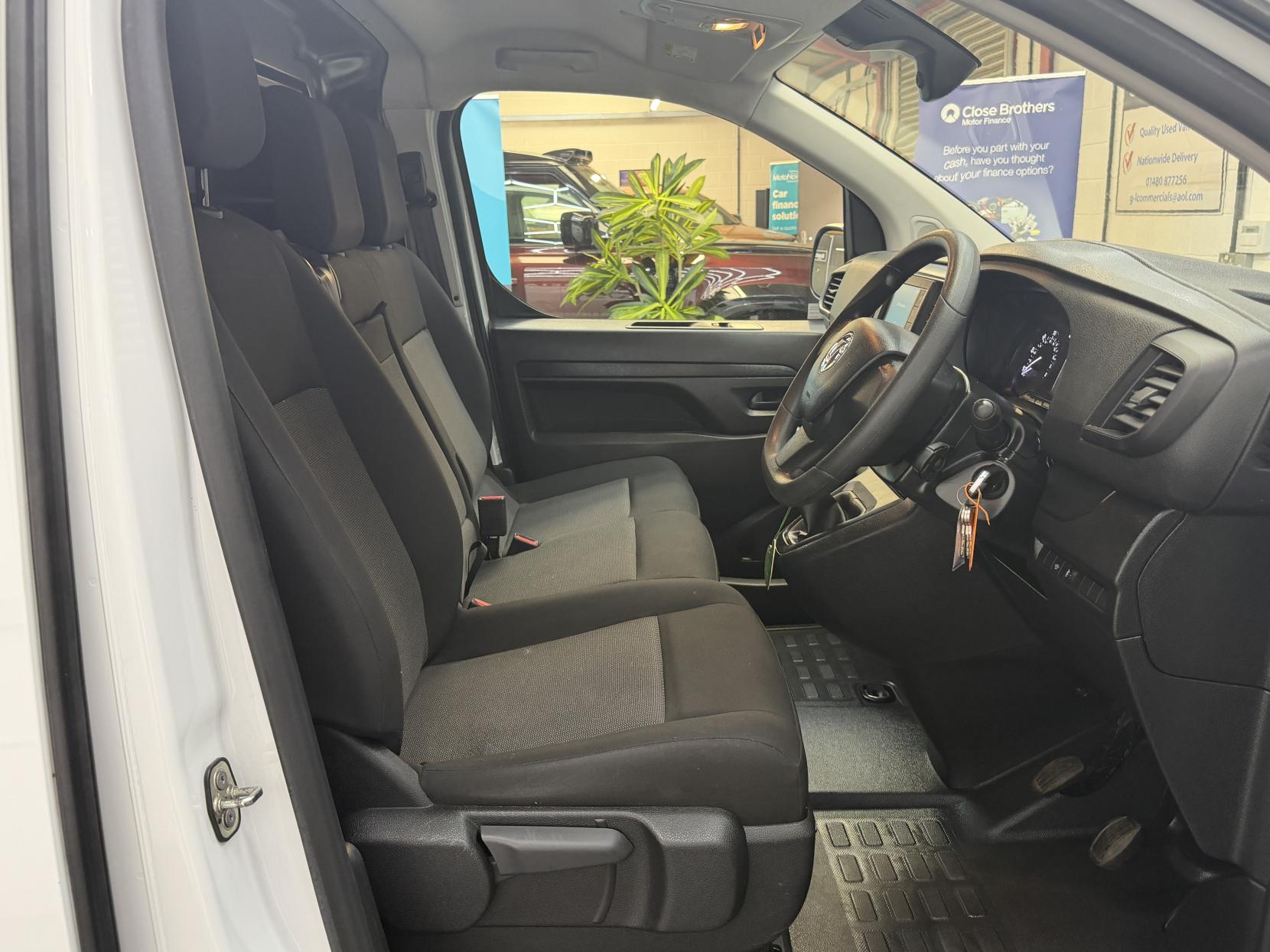 2023 Vauxhall Vivaro 1.5 Turbo D 2900 Pro Panel Van 6dr Diesel Manual L1 H1 Euro 6 (s/s) (100 ps) - Thumbnail 12