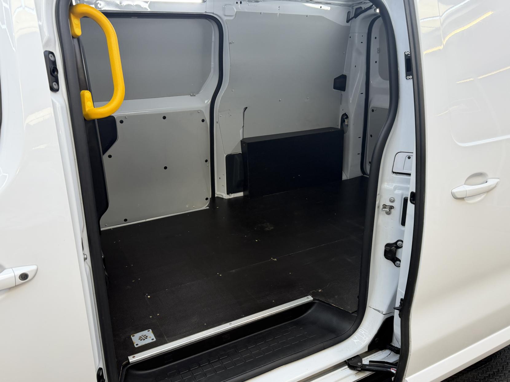 2023 Vauxhall Vivaro 1.5 Turbo D 2900 Pro Panel Van 6dr Diesel Manual L1 H1 Euro 6 (s/s) (100 ps) - Thumbnail 14
