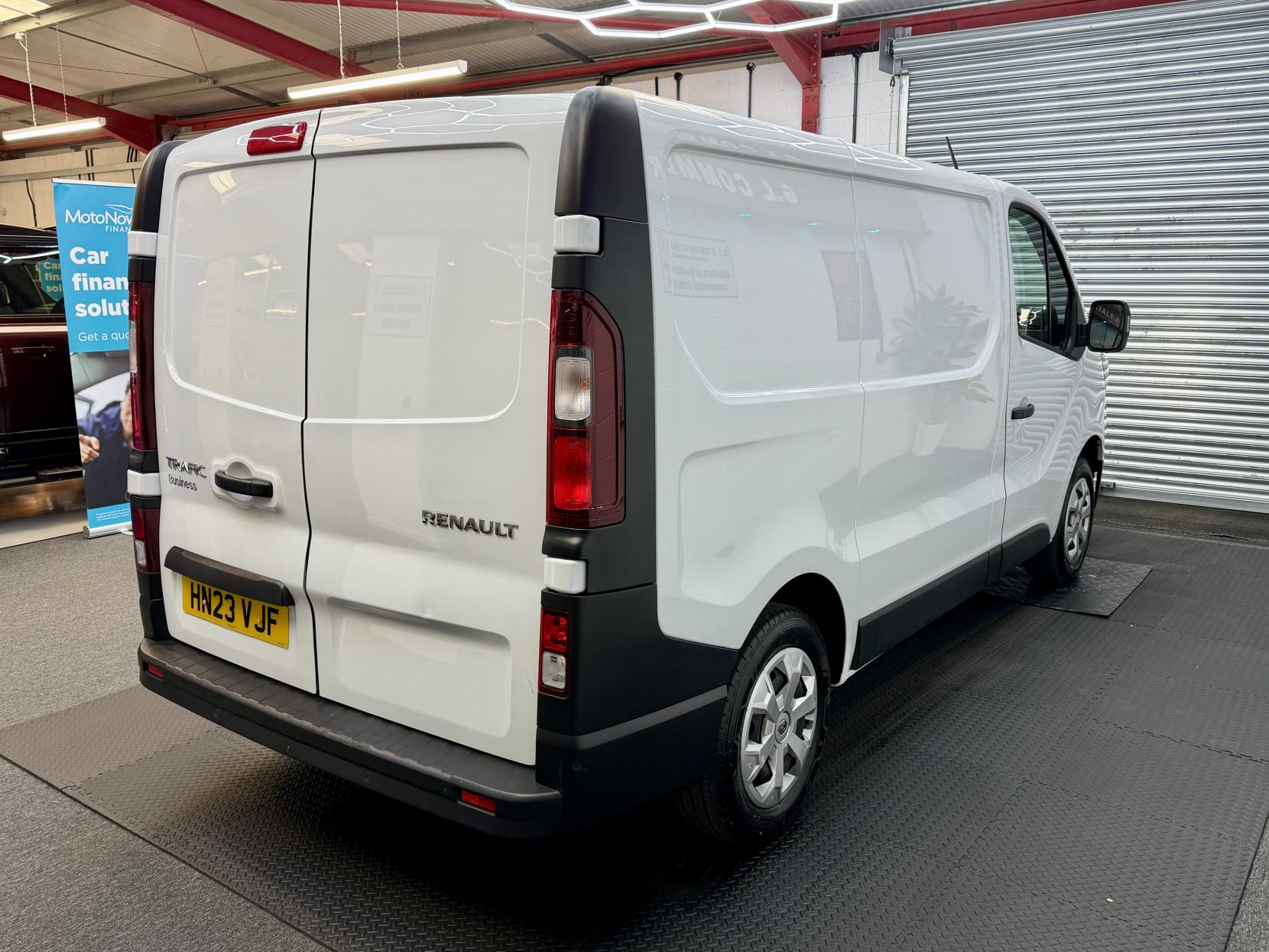 2023 Renault Trafic 2.0 dCi Blue SL28 Business Panel Van 5dr Diesel Manual L1 H1 Euro 6 (s/s) (130 ps) - Thumbnail 5