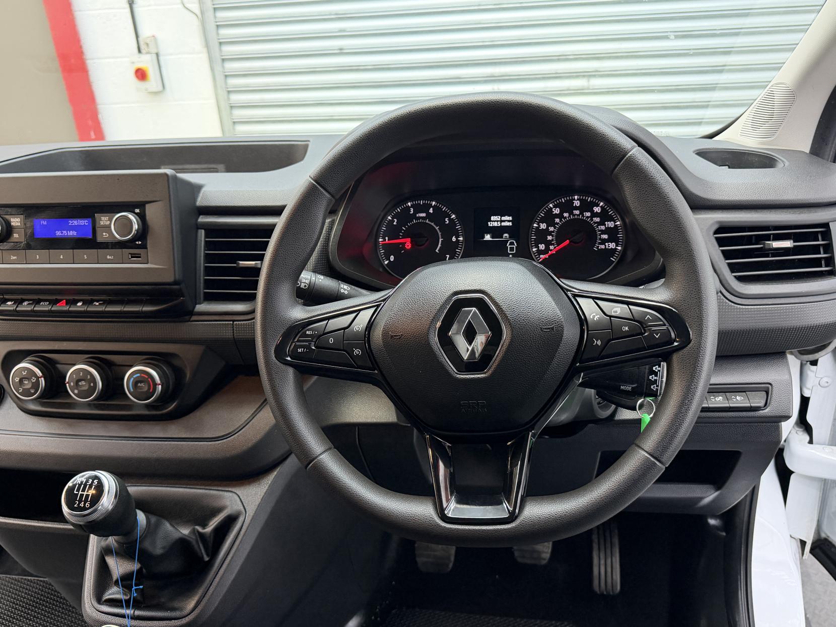 2023 Renault Trafic 2.0 dCi Blue SL28 Business Panel Van 5dr Diesel Manual L1 H1 Euro 6 (s/s) (130 ps) - Thumbnail 10