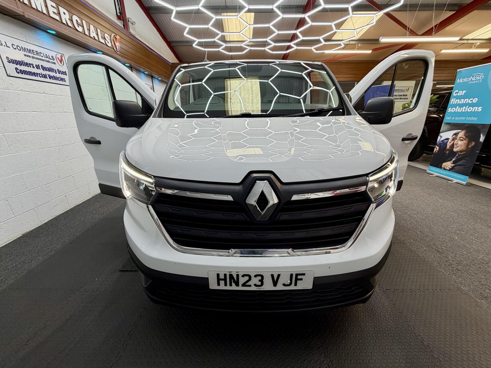 2023 Renault Trafic 2.0 dCi Blue SL28 Business Panel Van 5dr Diesel Manual L1 H1 Euro 6 (s/s) (130 ps) - Thumbnail 3