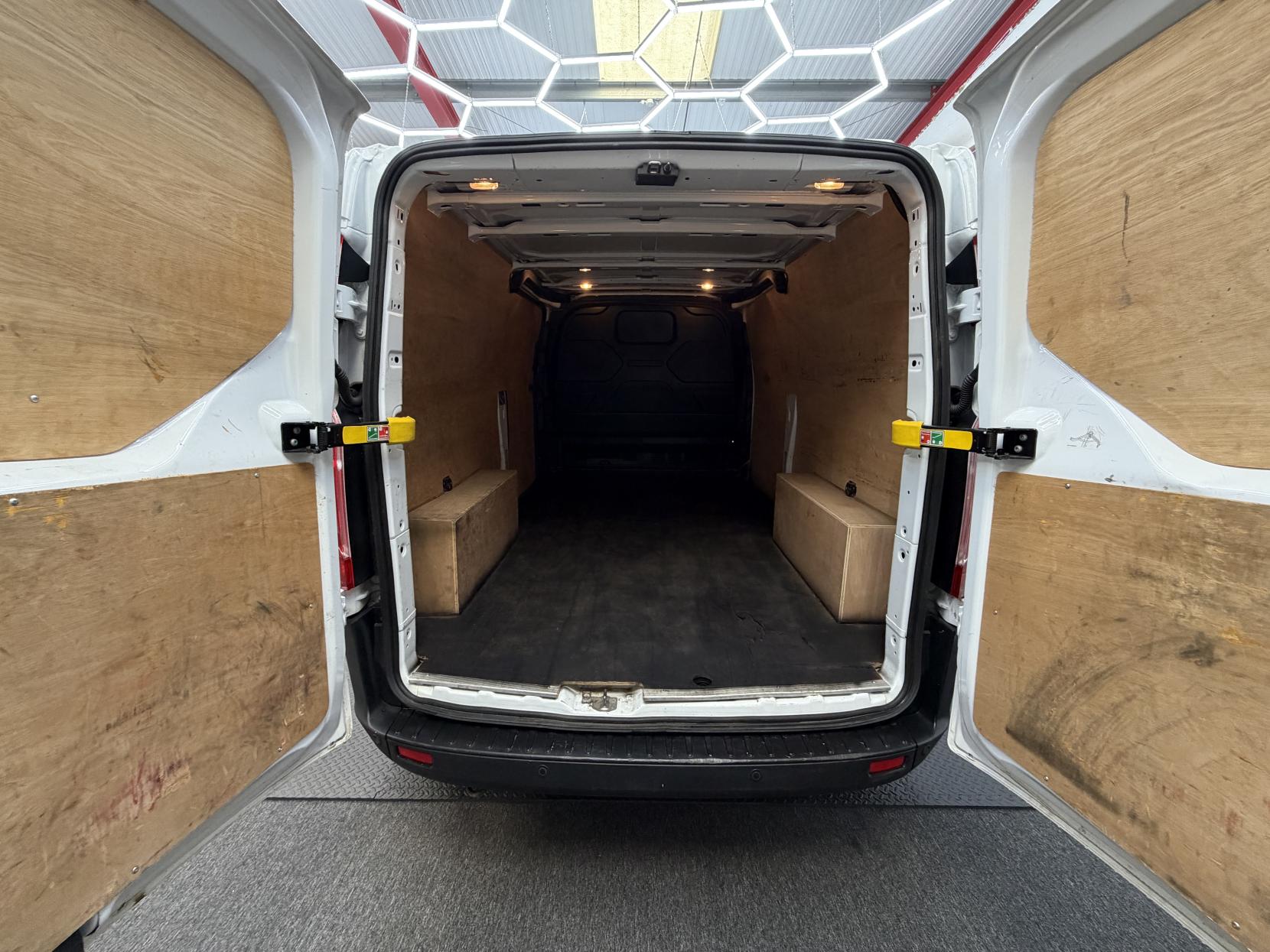 2023 Ford Transit Custom 2.0 300 EcoBlue Leader Panel Van 5dr Diesel Manual L2 H1 Euro 6 (s/s) (130 ps) - Thumbnail 8