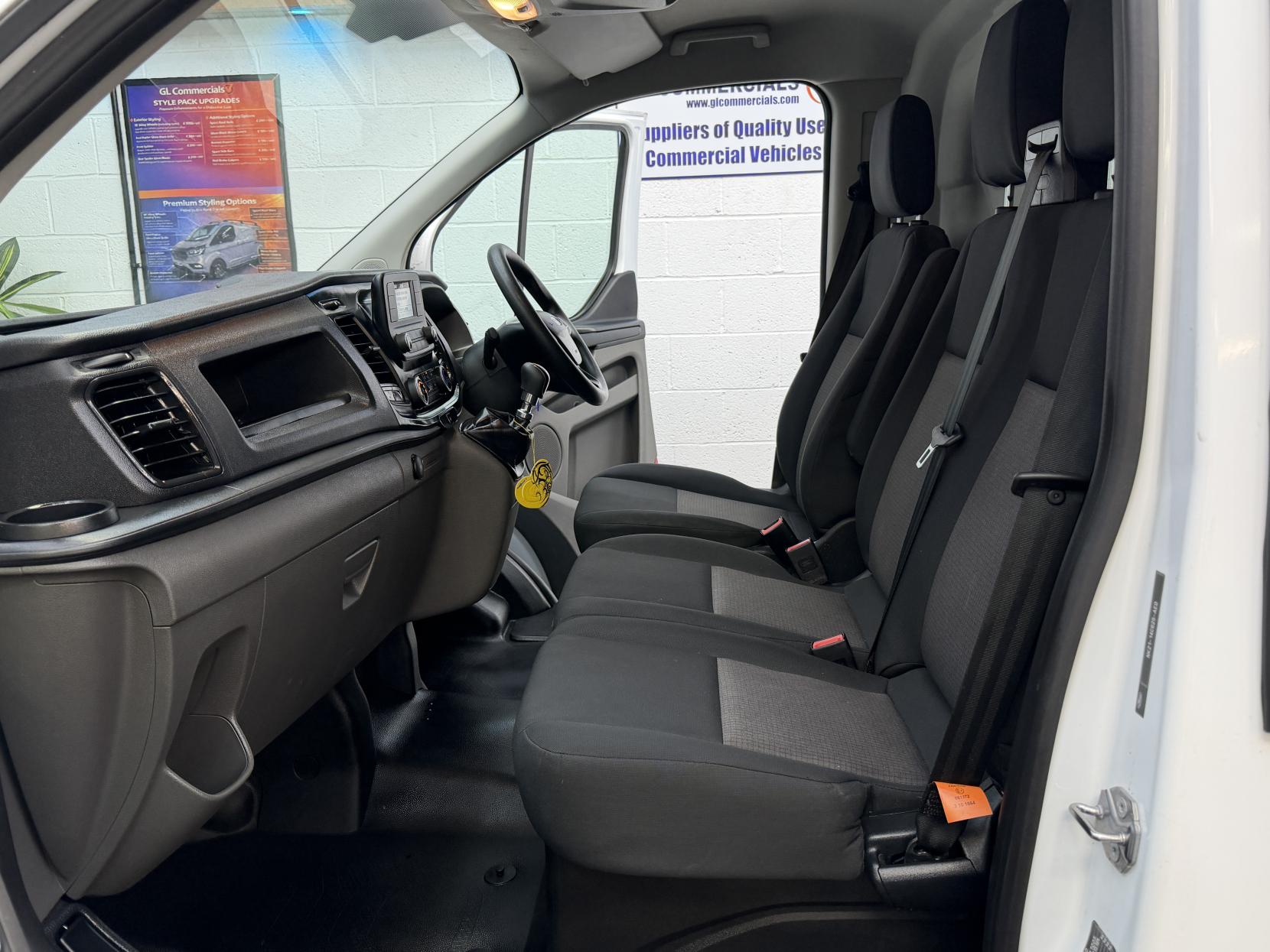 2023 Ford Transit Custom 2.0 300 EcoBlue Leader Panel Van 5dr Diesel Manual L2 H1 Euro 6 (s/s) (130 ps) - Thumbnail 18