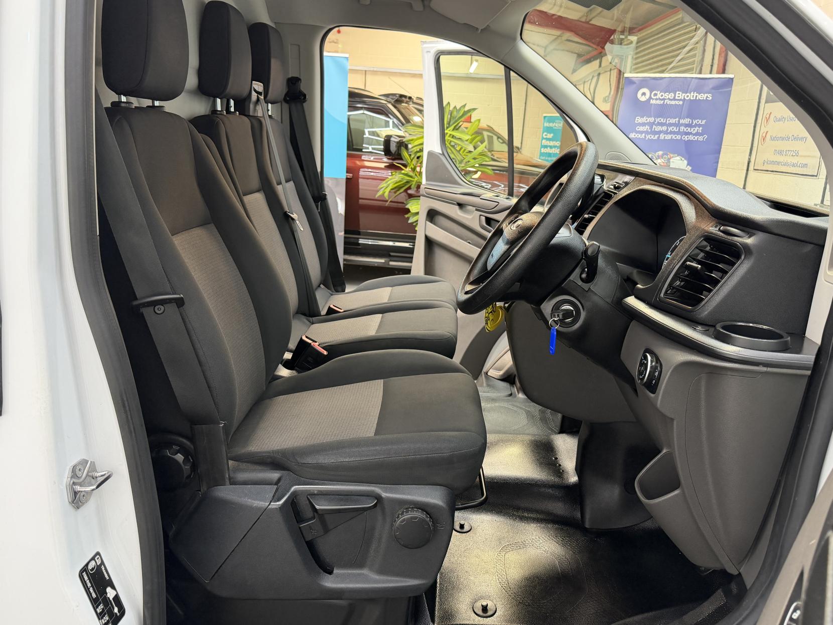 2023 Ford Transit Custom 2.0 300 EcoBlue Leader Panel Van 5dr Diesel Manual L2 H1 Euro 6 (s/s) (130 ps) - Thumbnail 9