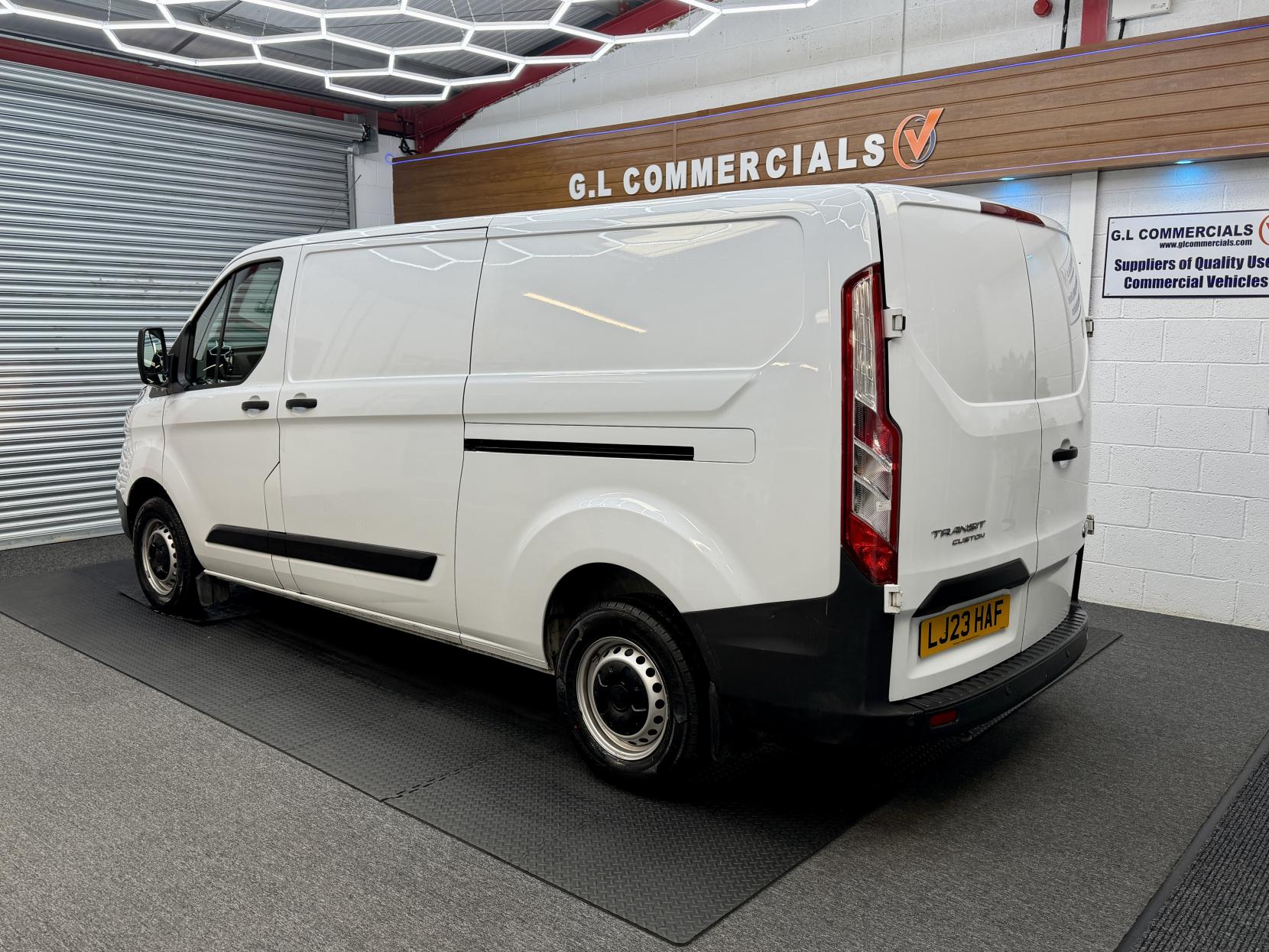 2023 Ford Transit Custom 2.0 300 EcoBlue Leader Panel Van 5dr Diesel Manual L2 H1 Euro 6 (s/s) (130 ps) - Thumbnail 4