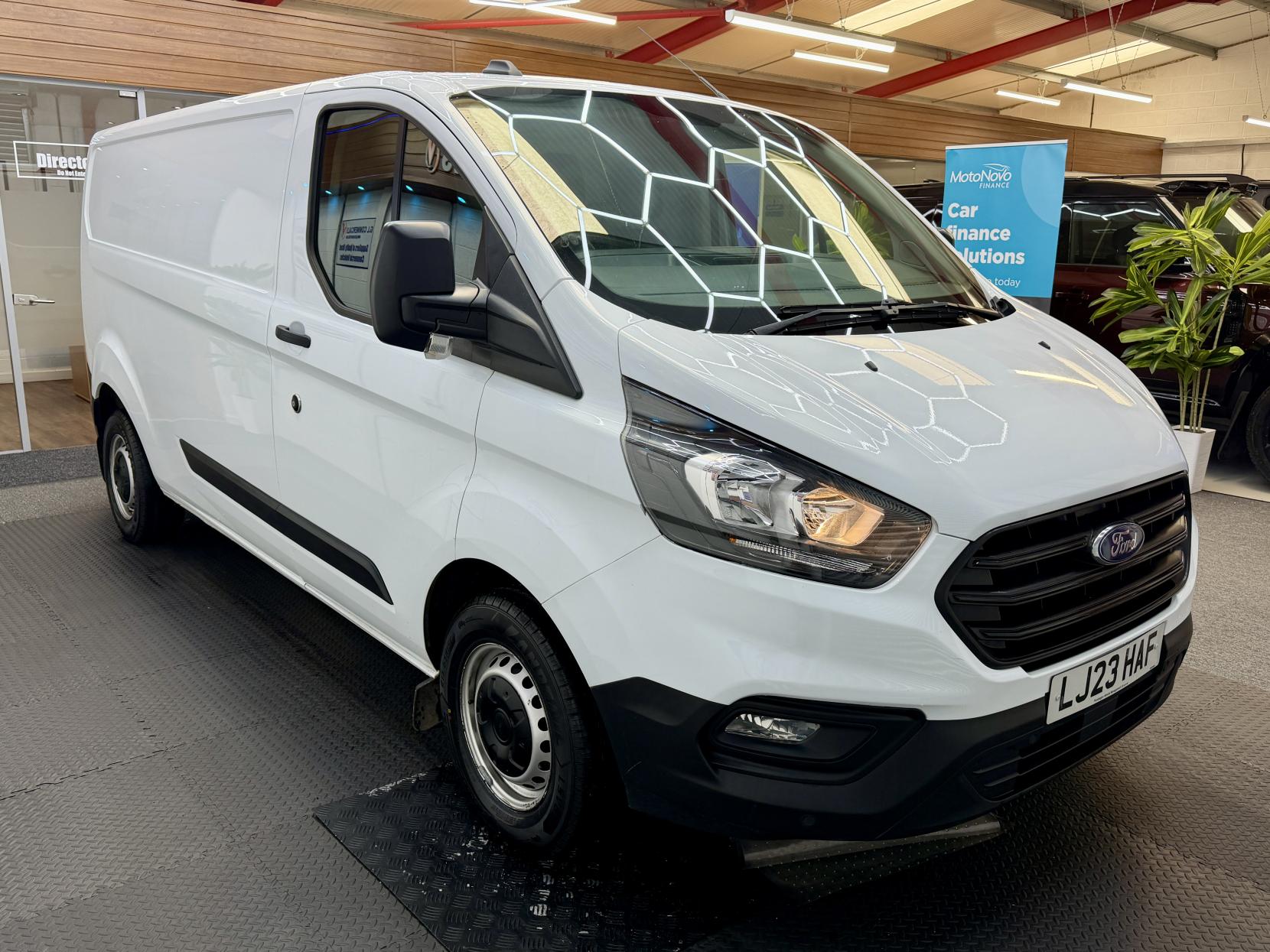 2023 Ford Transit Custom 2.0 300 EcoBlue Leader Panel Van 5dr Diesel Manual L2 H1 Euro 6 (s/s) (130 ps) - Thumbnail 7