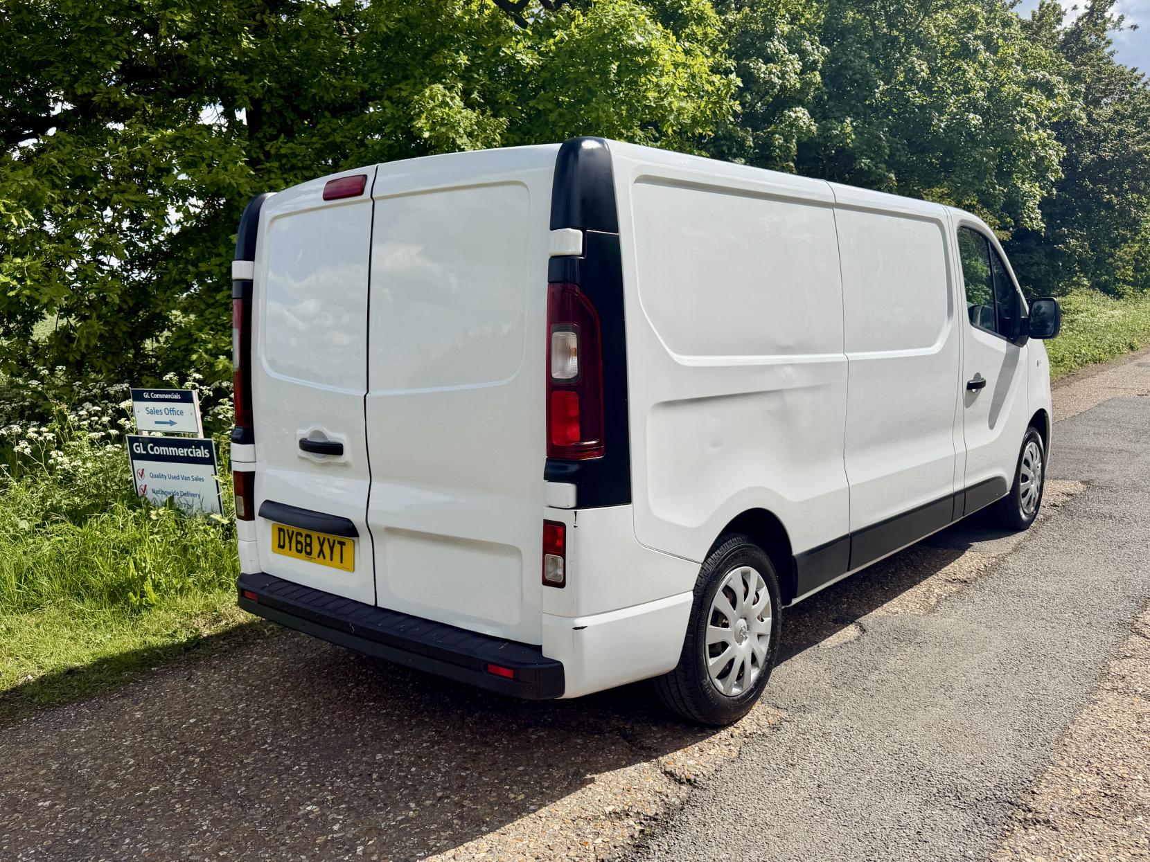 2018 Vauxhall Vivaro 1.6 CDTi 2900 Sportive Panel Van 5dr Diesel Manual L2 H1 Euro 6 (120 ps) - Thumbnail 4