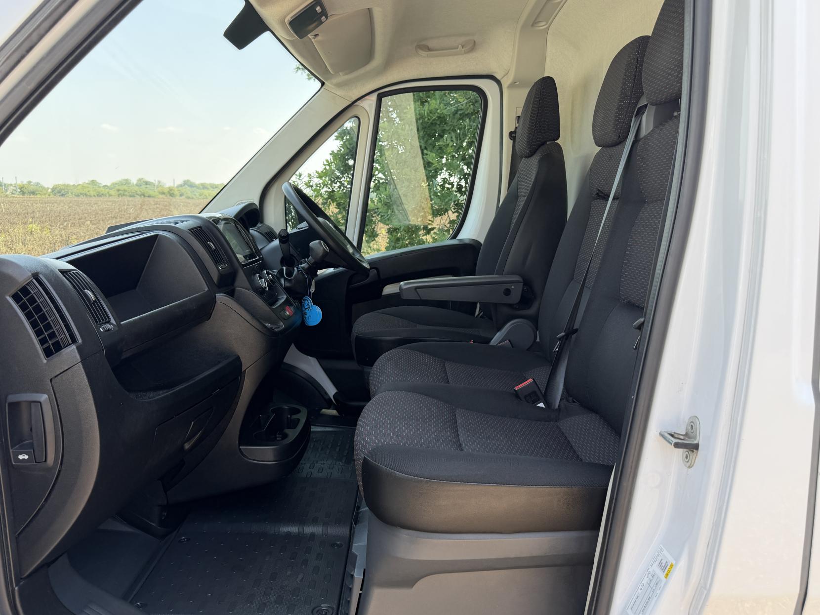 2023 Citroen Relay 2.2 BlueHDi 35 Enterprise Edition Panel Van 5dr Diesel Manual L2 High Roof Euro 6 (s/s) (140 ps) - Thumbnail 11