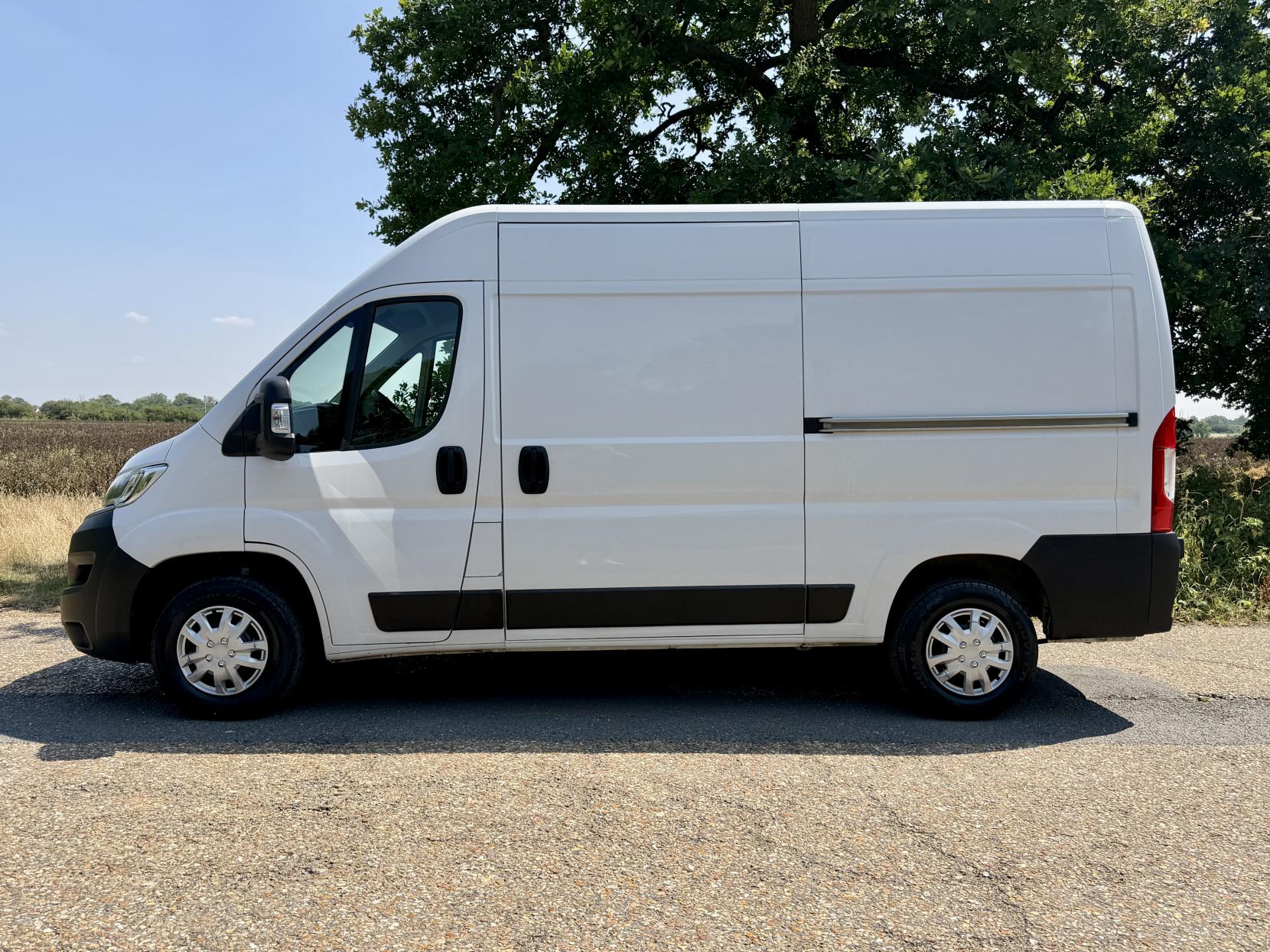 2023 Citroen Relay 2.2 BlueHDi 35 Enterprise Edition Panel Van 5dr Diesel Manual L2 High Roof Euro 6 (s/s) (140 ps) - Thumbnail 2