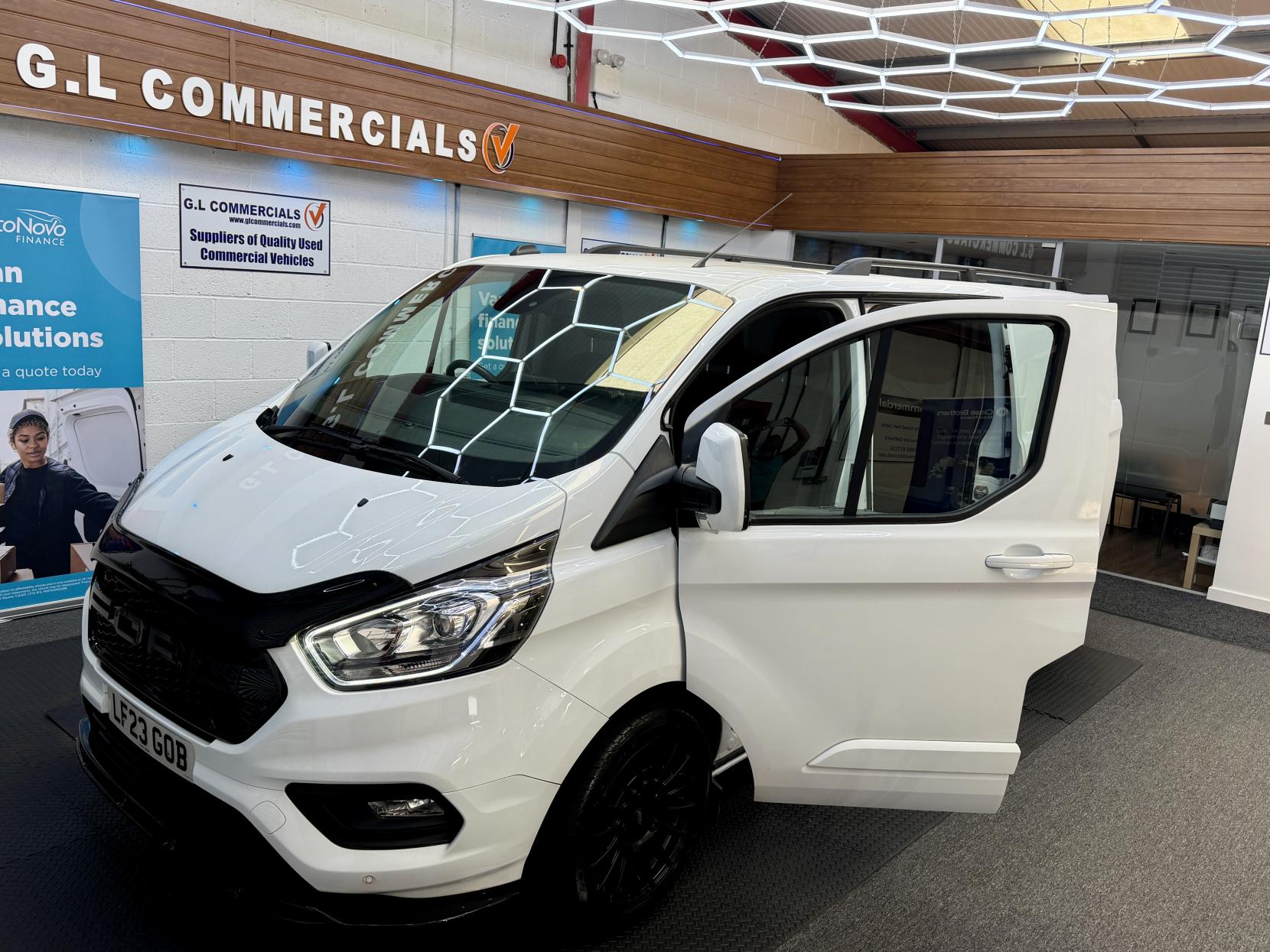 2023 Ford Transit Custom 2.0 300 EcoBlue Limited Panel Van 5dr Diesel Manual L2 H1 Euro 6 (s/s) (130 ps) - Thumbnail 2