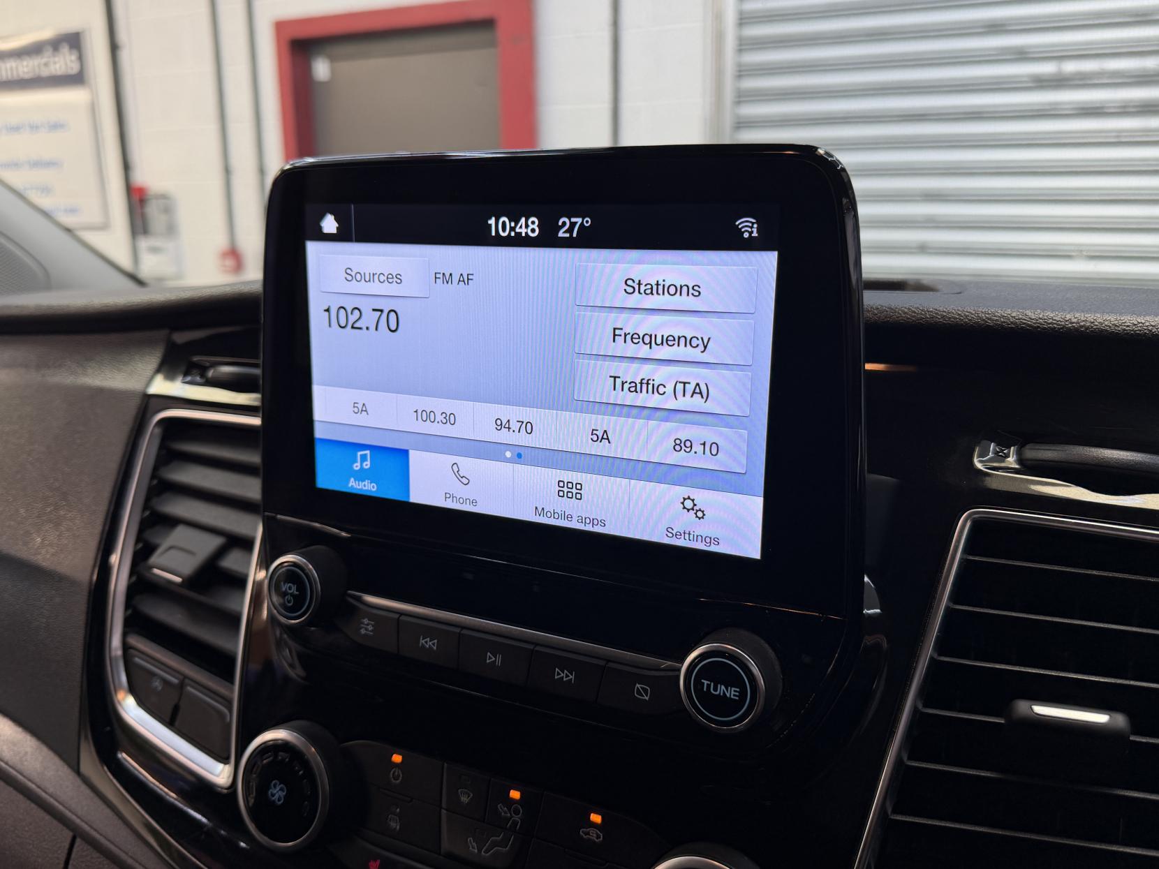 2023 Ford Transit Custom 2.0 300 EcoBlue Limited Panel Van 5dr Diesel Manual L2 H1 Euro 6 (s/s) (130 ps) - Thumbnail 19